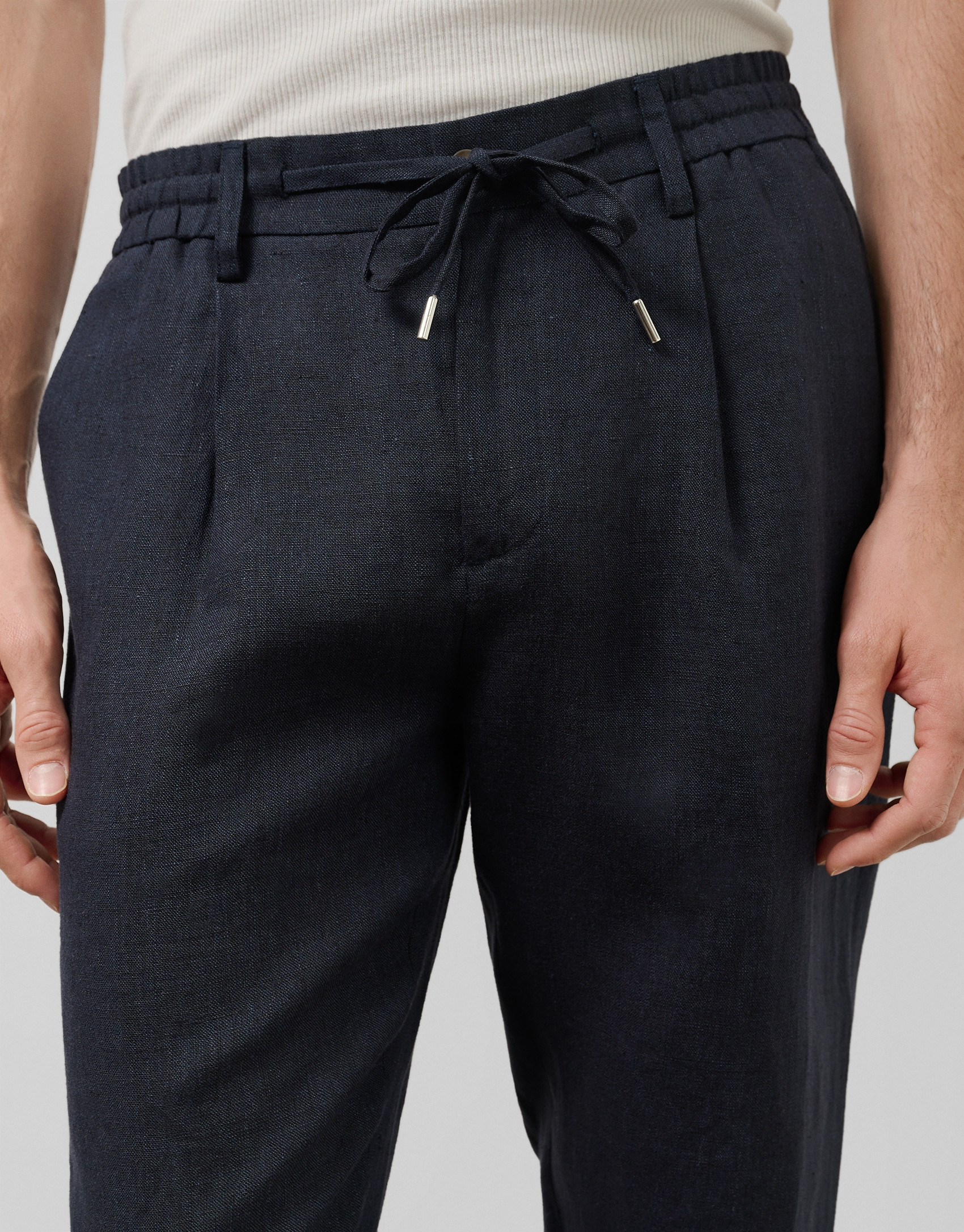 Pantalón pinzas lino azul - Hombre - PV2025 | Roberto Verino