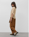 Pantalón ancho fluido twill marrón con cinturón | Roberto Verino