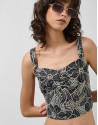 Crop top en tejido vaquero azul con bordado ... | Roberto Verino