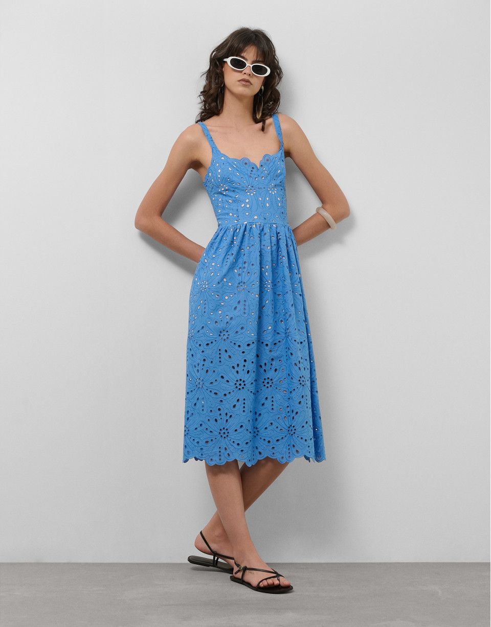 Vestido midi tirantes bordado suizo azul | Roberto Verino