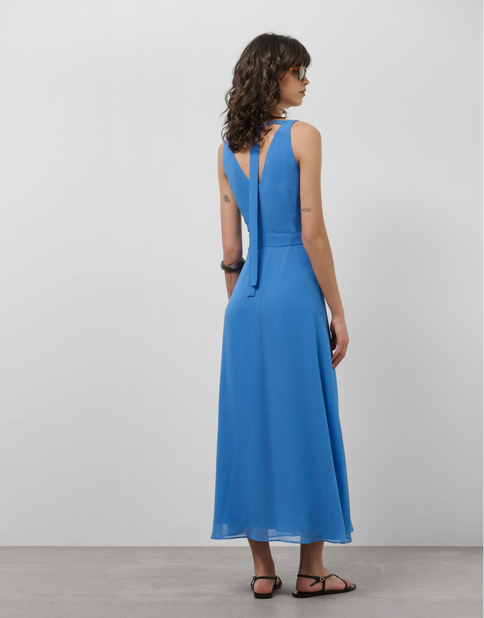 Vestido largo escote halter anudado en crepe ... | Roberto Verino