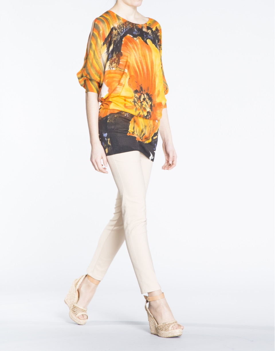 Jersey largo manga murciélago estampado floral.
