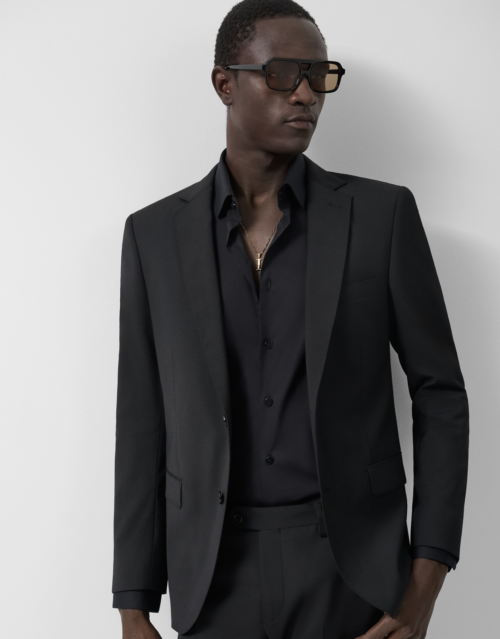 Slim fit half canvas suit in plain black - Man | Roberto Verino