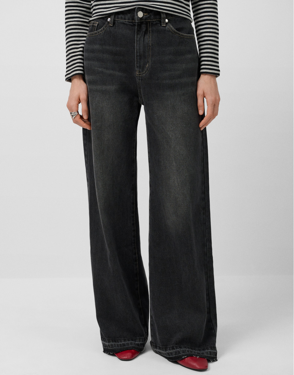 Wide-leg black jeans - Woman - AW2025 | Roberto Verino