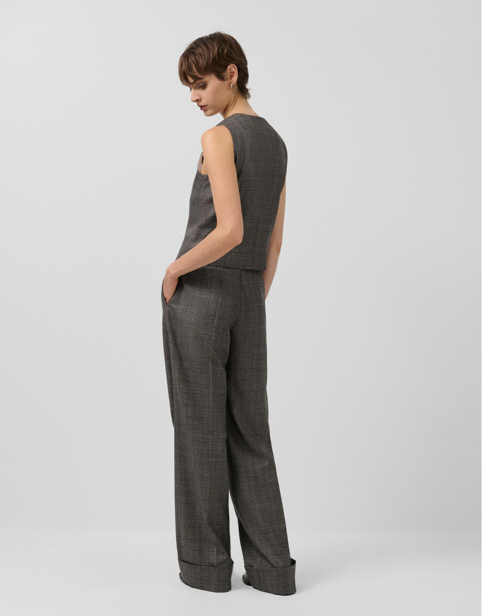 Men's cut pleated trousers with a brown Welsh... | Roberto Verino