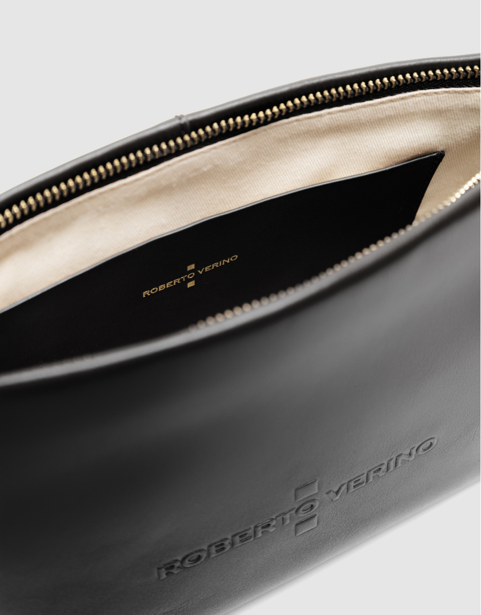 Megan Messenger black leather shoulder bag | Roberto Verino