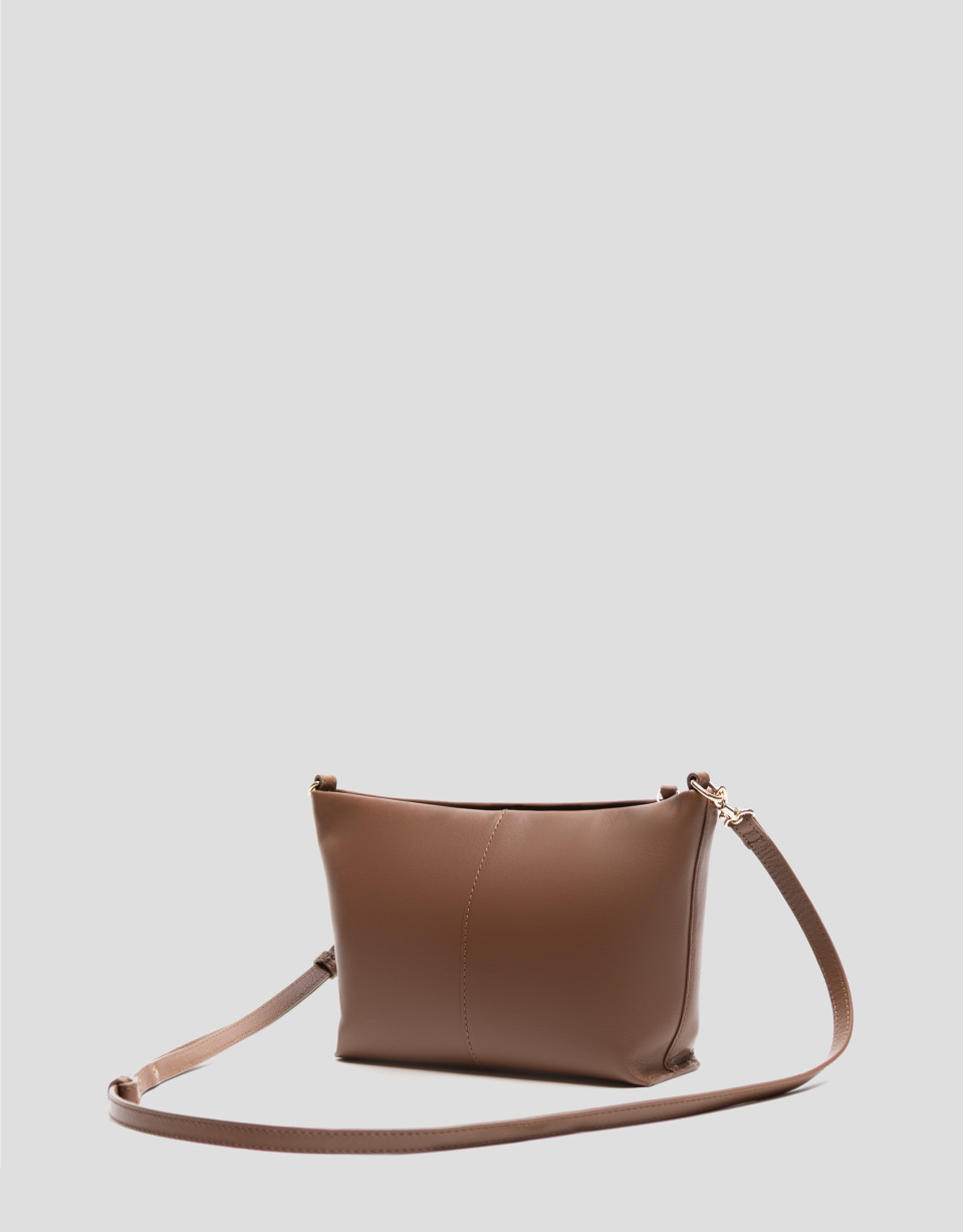 Megan Messenger camel leather shoulder bag | Roberto Verino