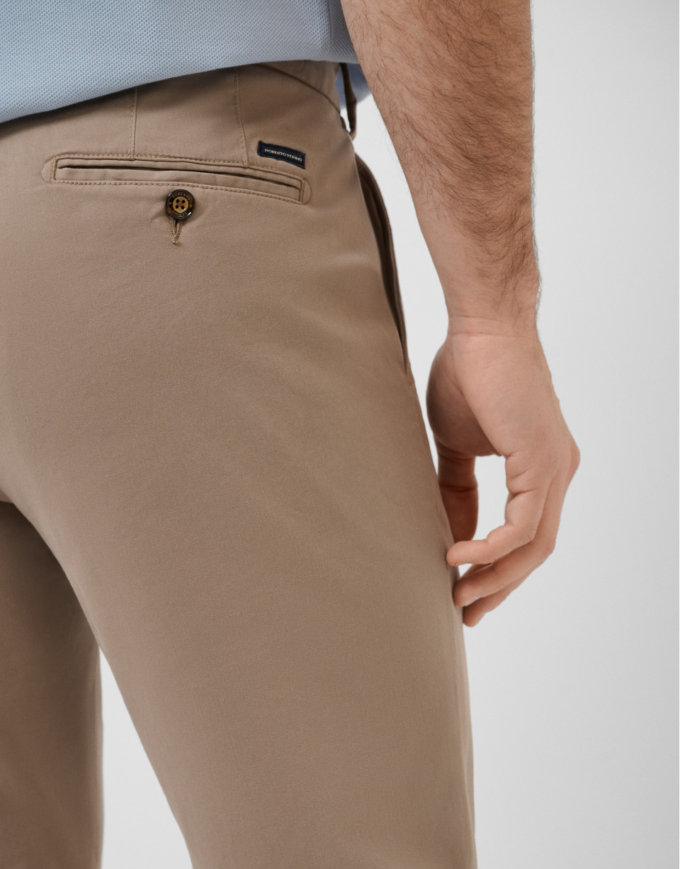 Mink-coloured dyed chino trousers - Gifts | Roberto Verino