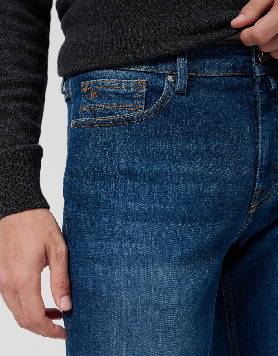 Men's regular medium blue denim pants. - Man | Roberto Verino