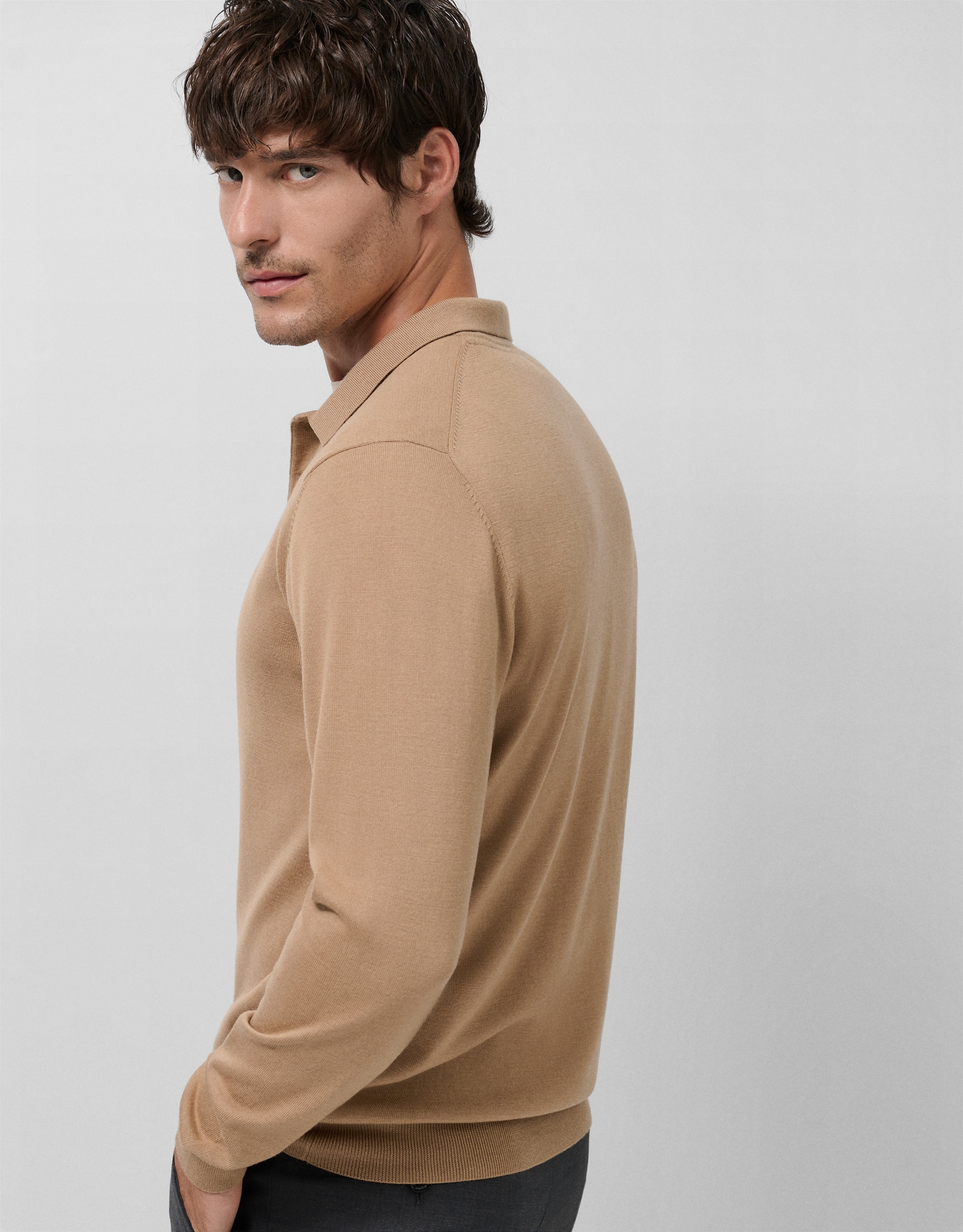 Jersey cuello tipo polo tricotado camel | Roberto Verino