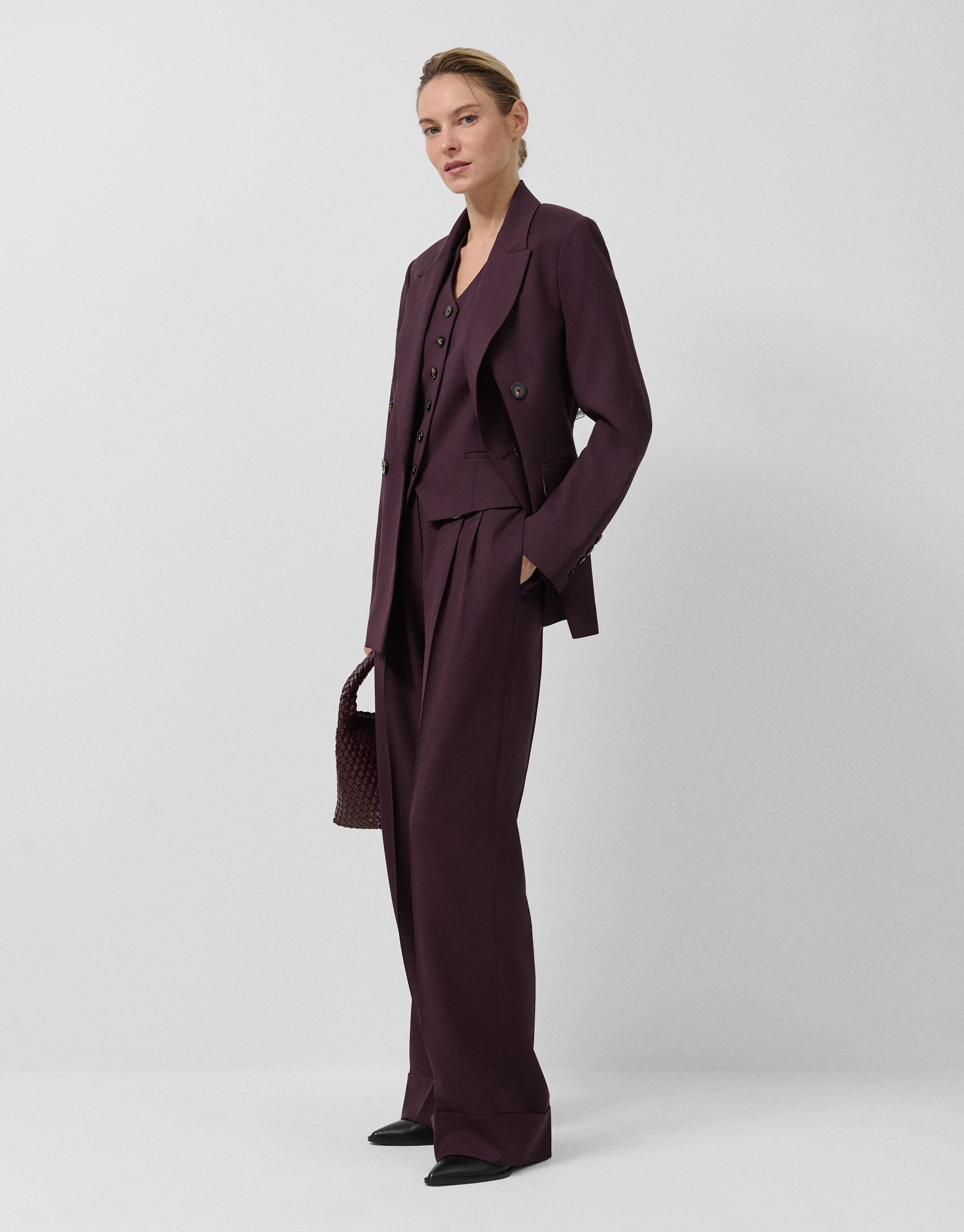 Men's cut pleated trousers in burgundy wool | Roberto Verino