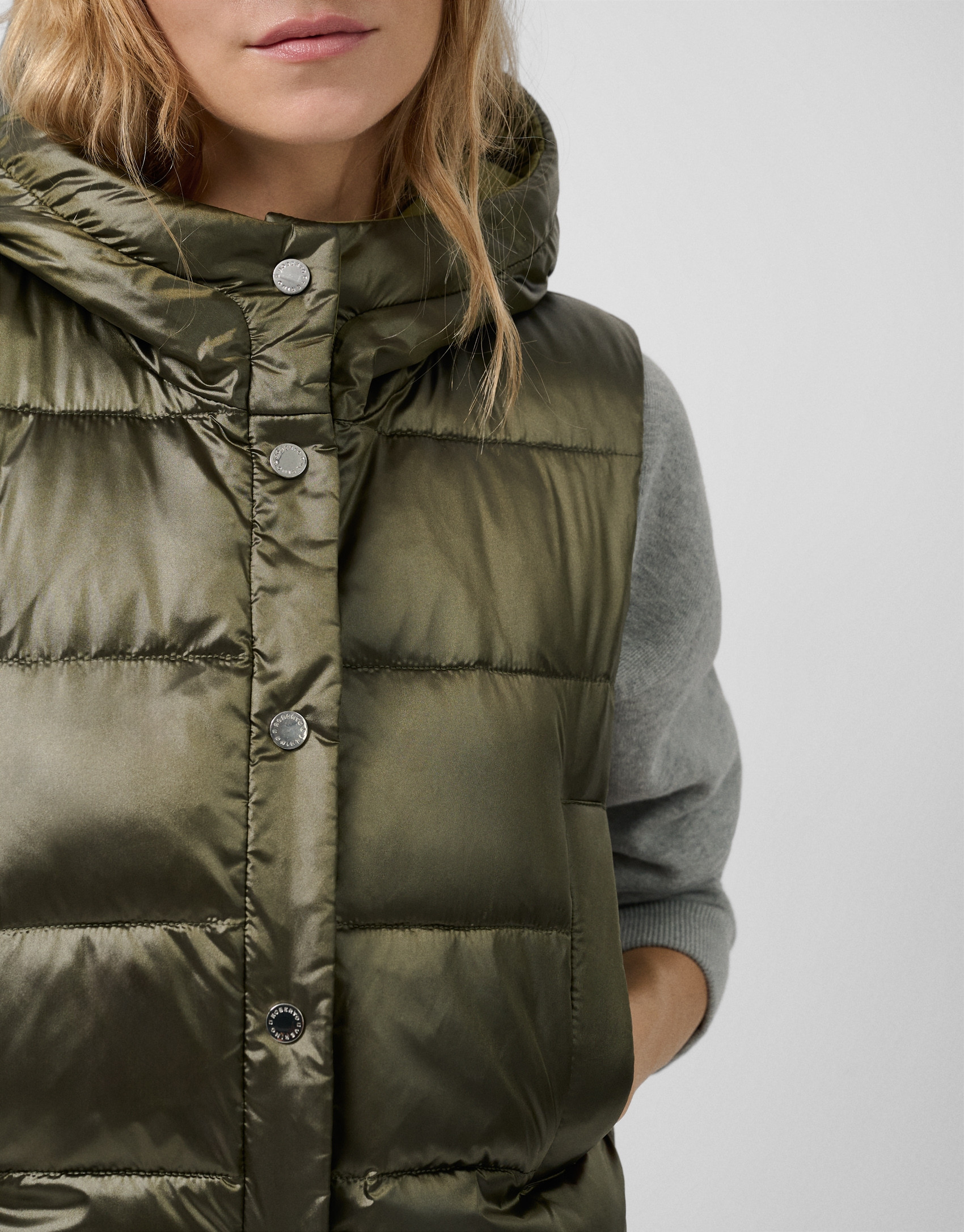Chaleco acolchado con capucha verde - Mujer | Roberto Verino