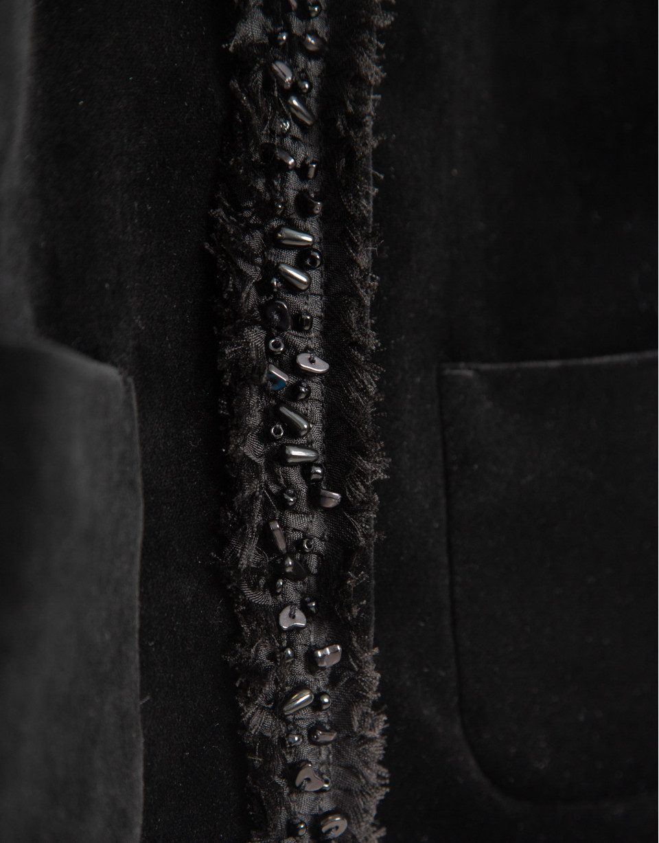 Short black velvet jacket - PREVIEW AW25 | Roberto Verino