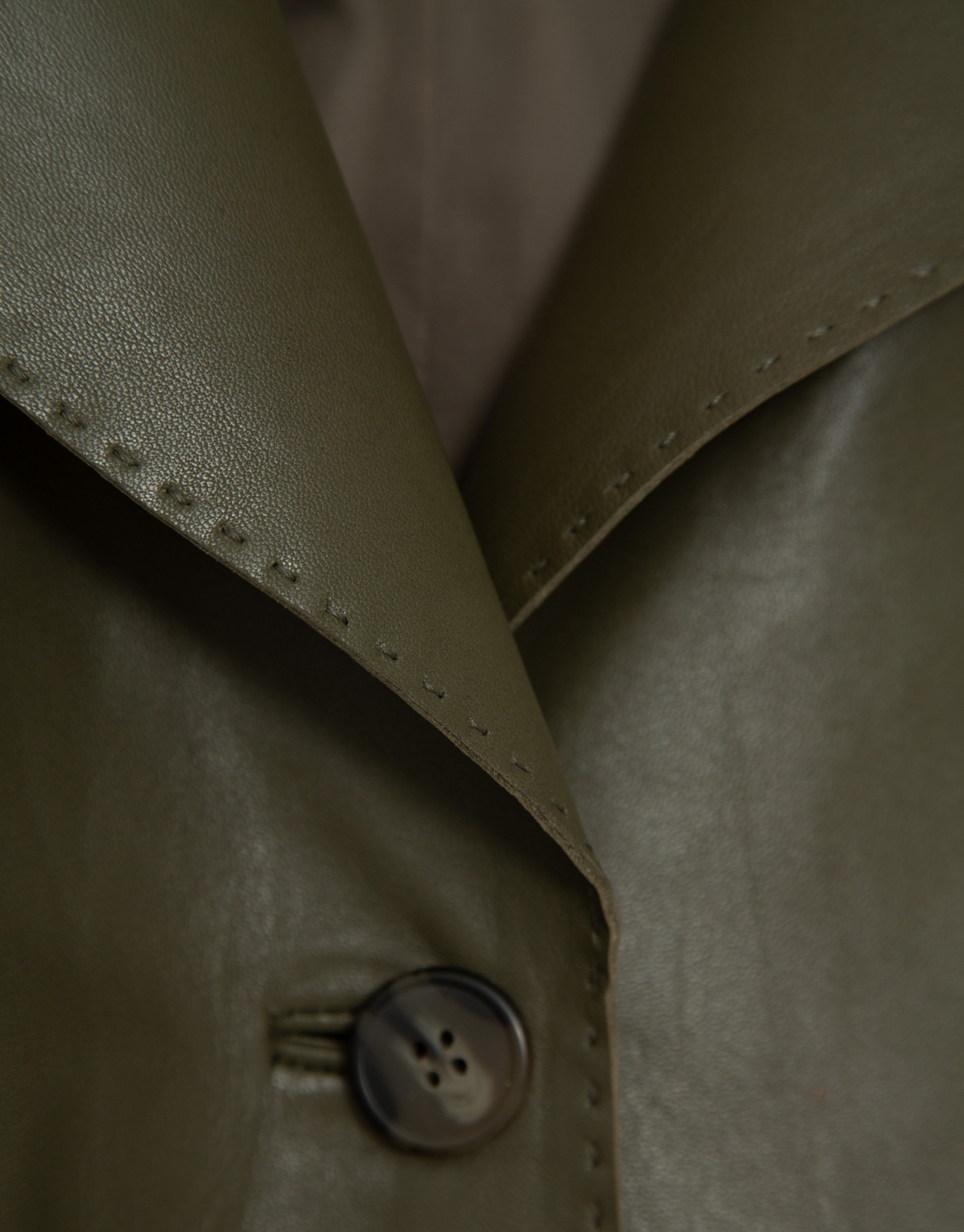 Long green napa coat - Woman - AW2025 | Roberto Verino