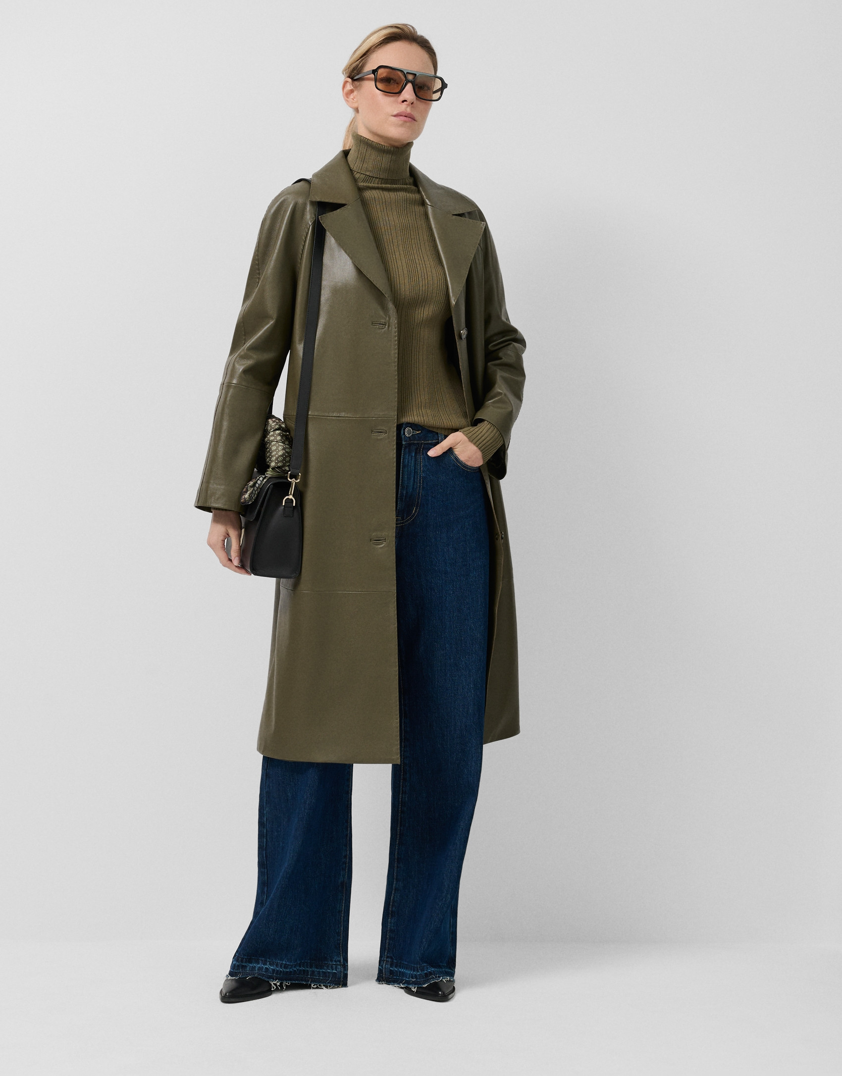 Long green napa coat - Woman - AW2025 | Roberto Verino
