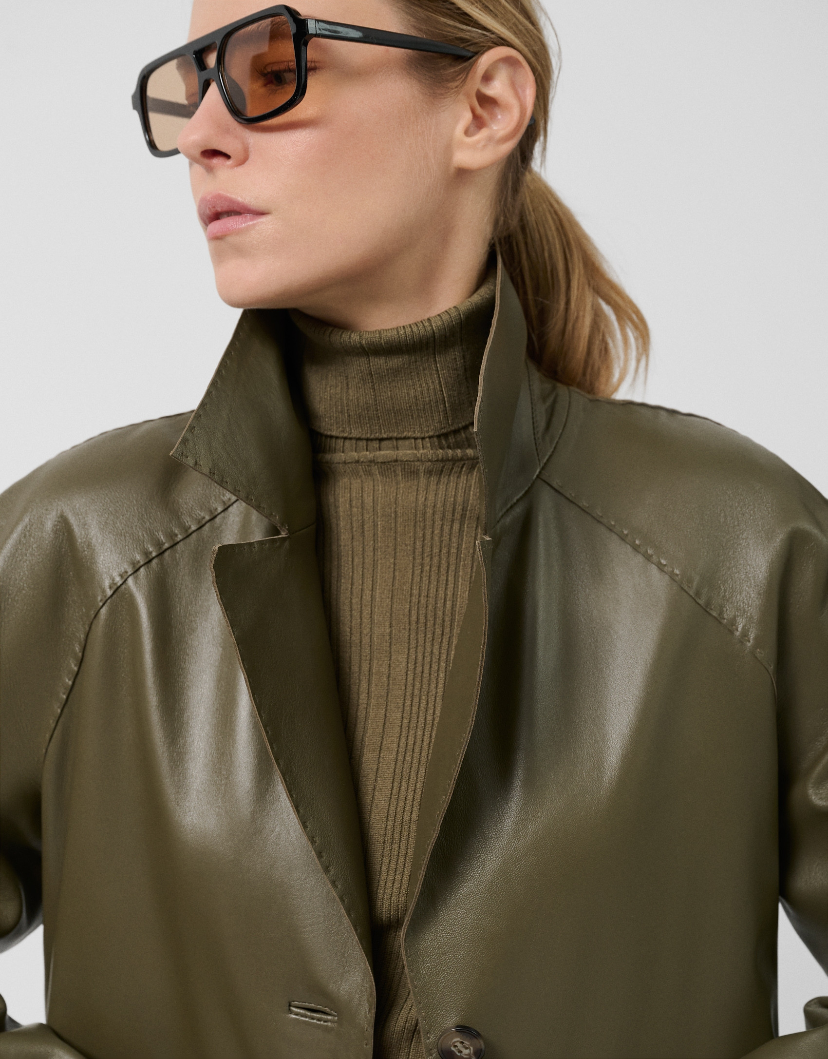 Long green napa coat - Woman - AW2025 | Roberto Verino