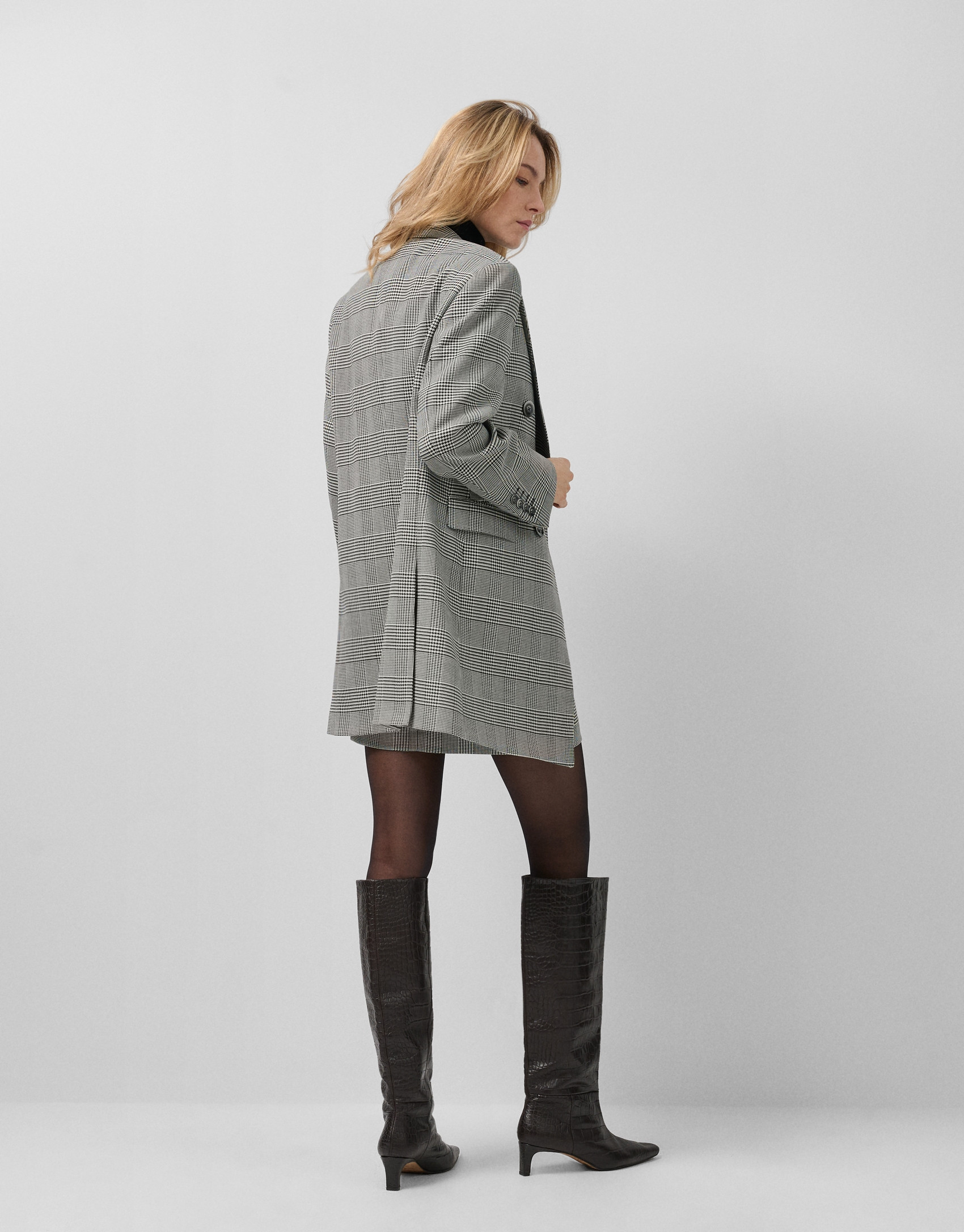 Black and white Welsh plaid double-breasted coat | Roberto Verino