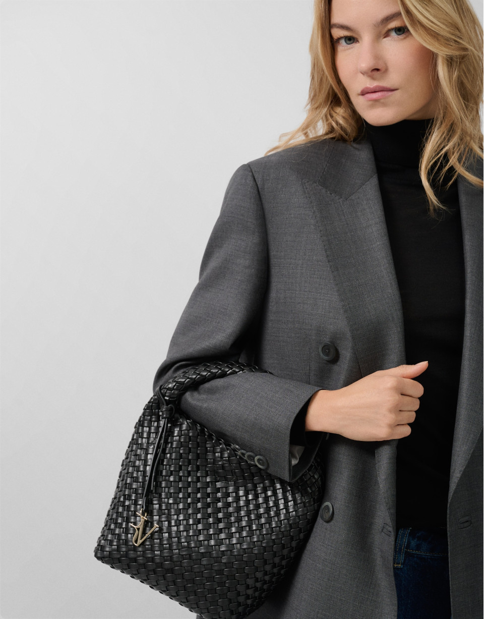 Paula Hobo Midi Handbag in Black Braided Leather | Roberto Verino