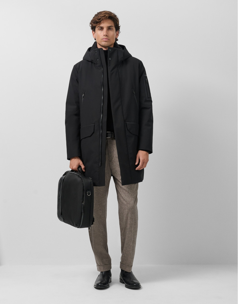 Trench largo técnico acolchado color negro | Roberto Verino