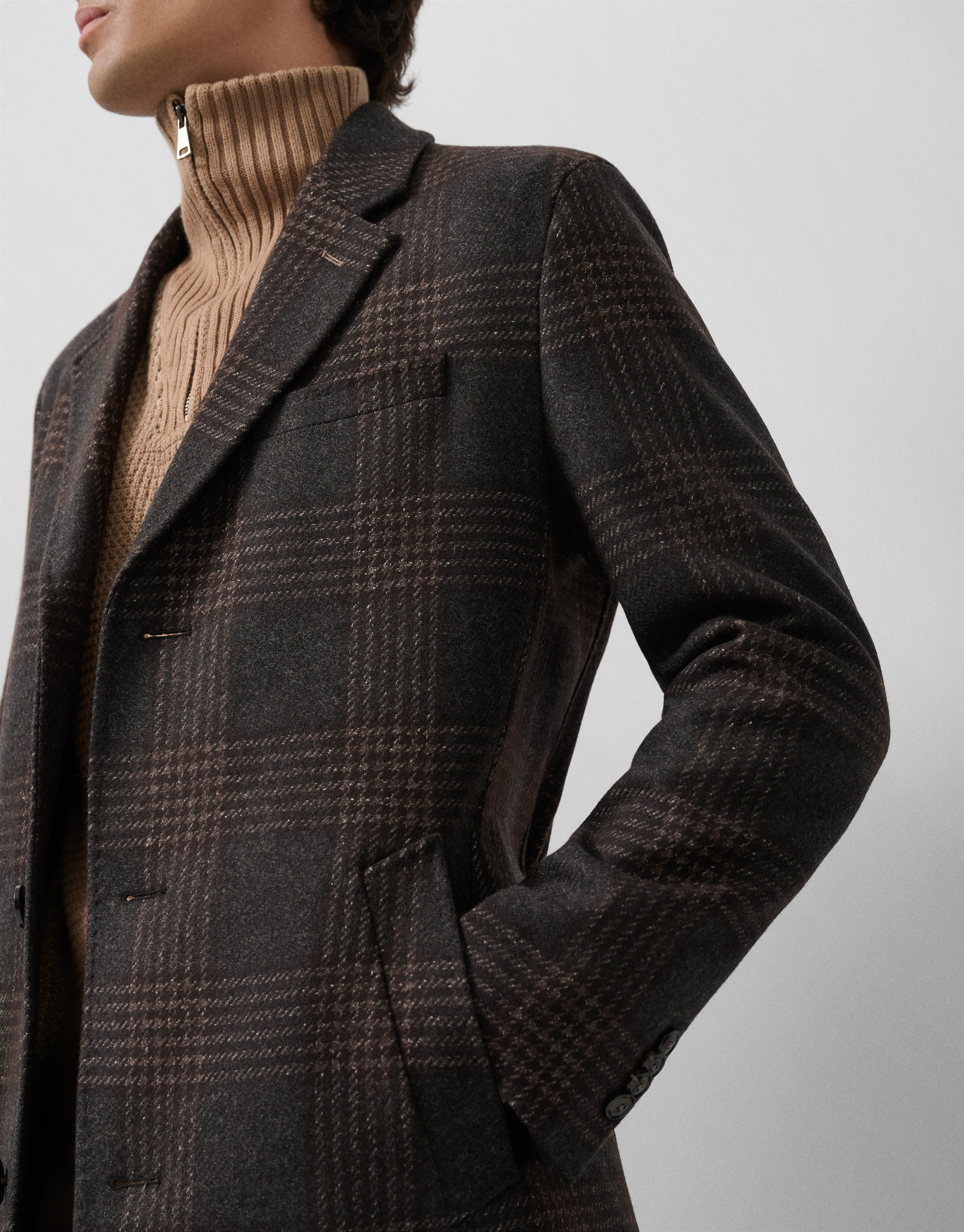 Large checkered coat in brown and natural tones | Roberto Verino