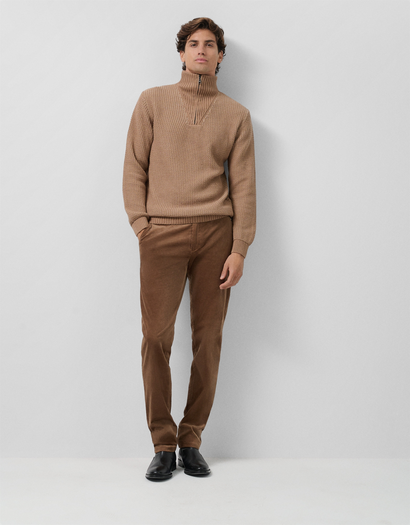 Camel-colored wrap-neck sweater - Man - AW2025 | Roberto Verino