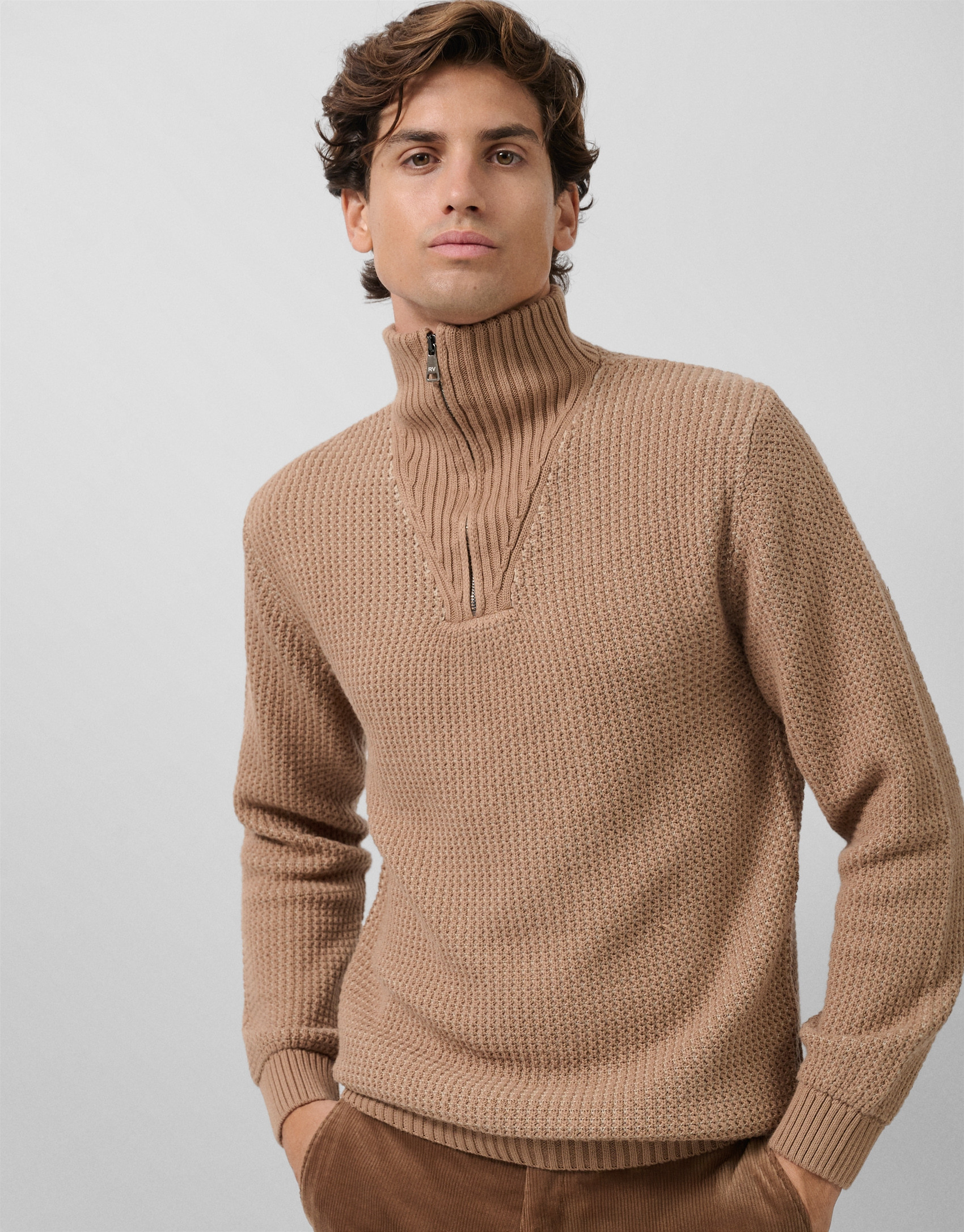 Camel-colored wrap-neck sweater - Man - AW2025 | Roberto Verino