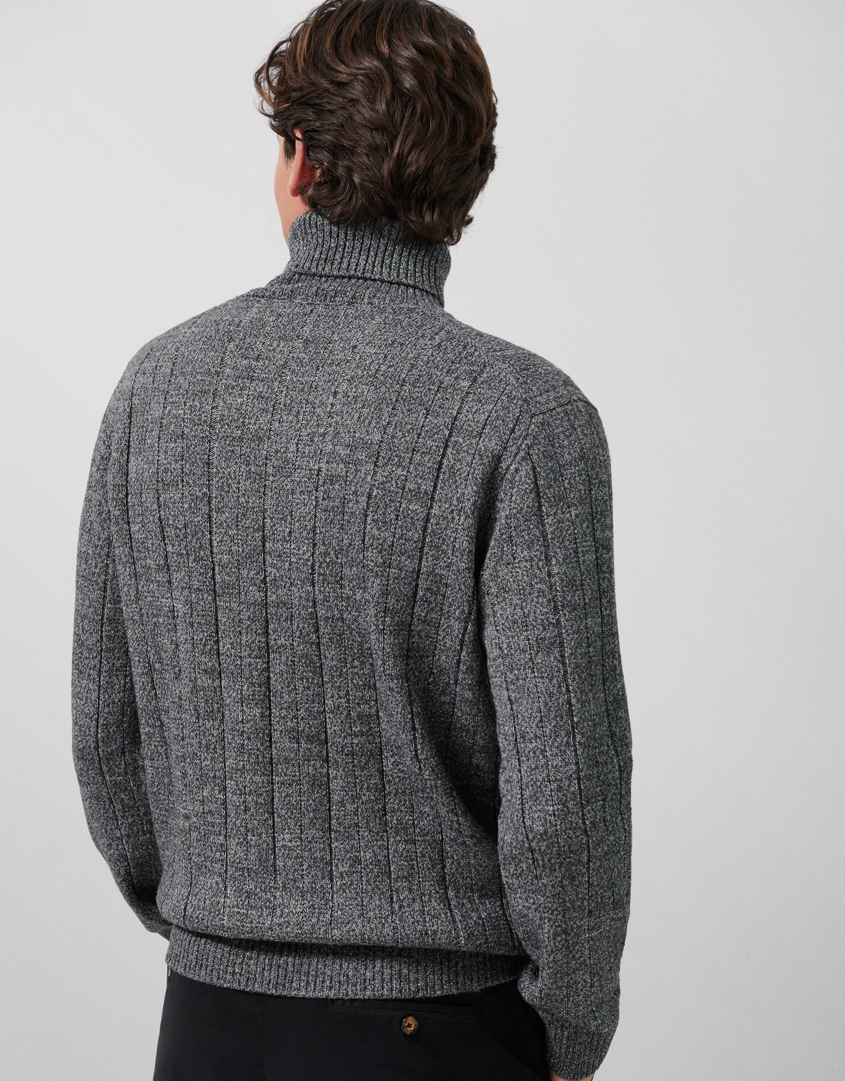 Jersey cuello alto trabajado color gris ... | Roberto Verino