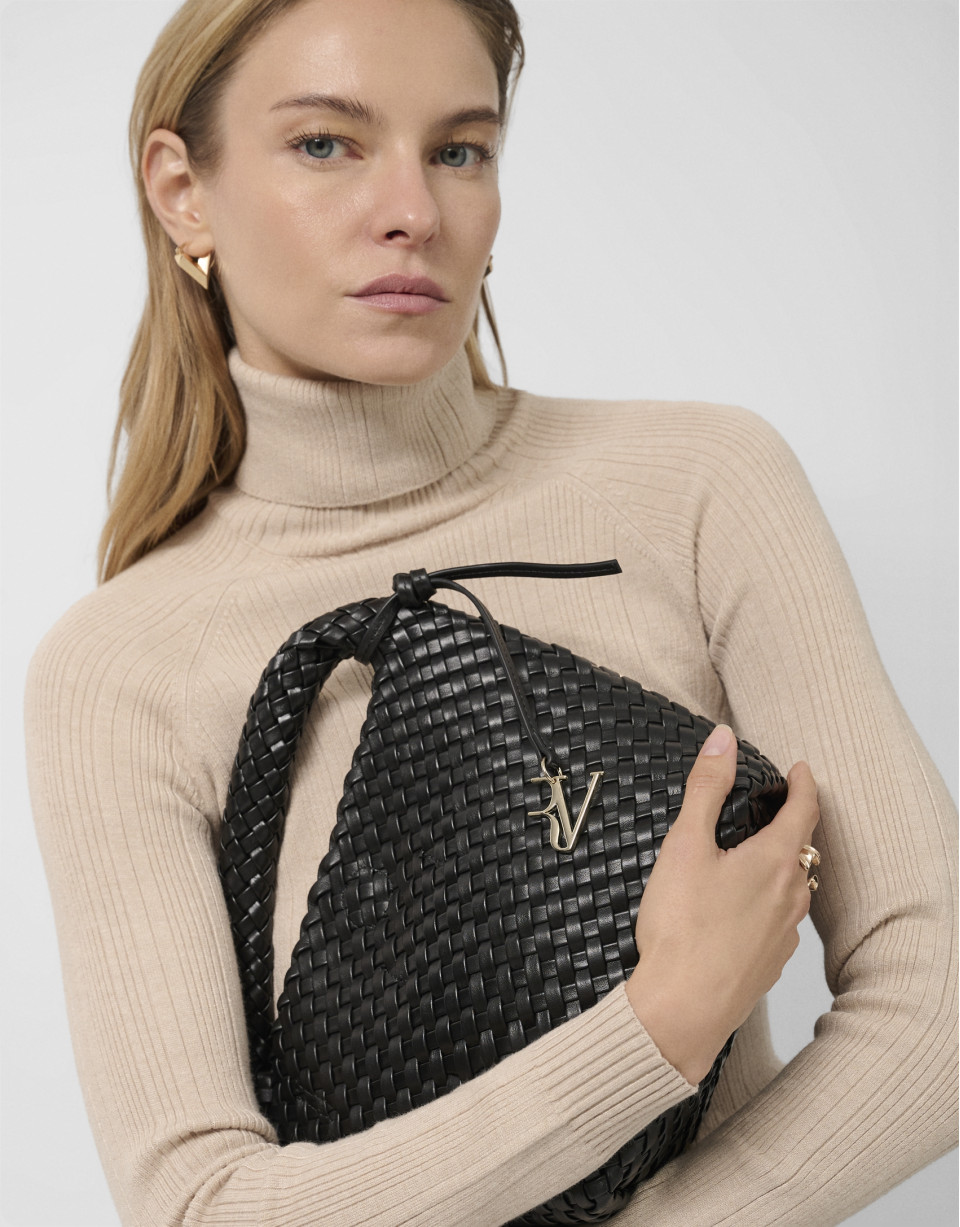 Paula Hobo Midi Handbag in Black Braided Leather | Roberto Verino