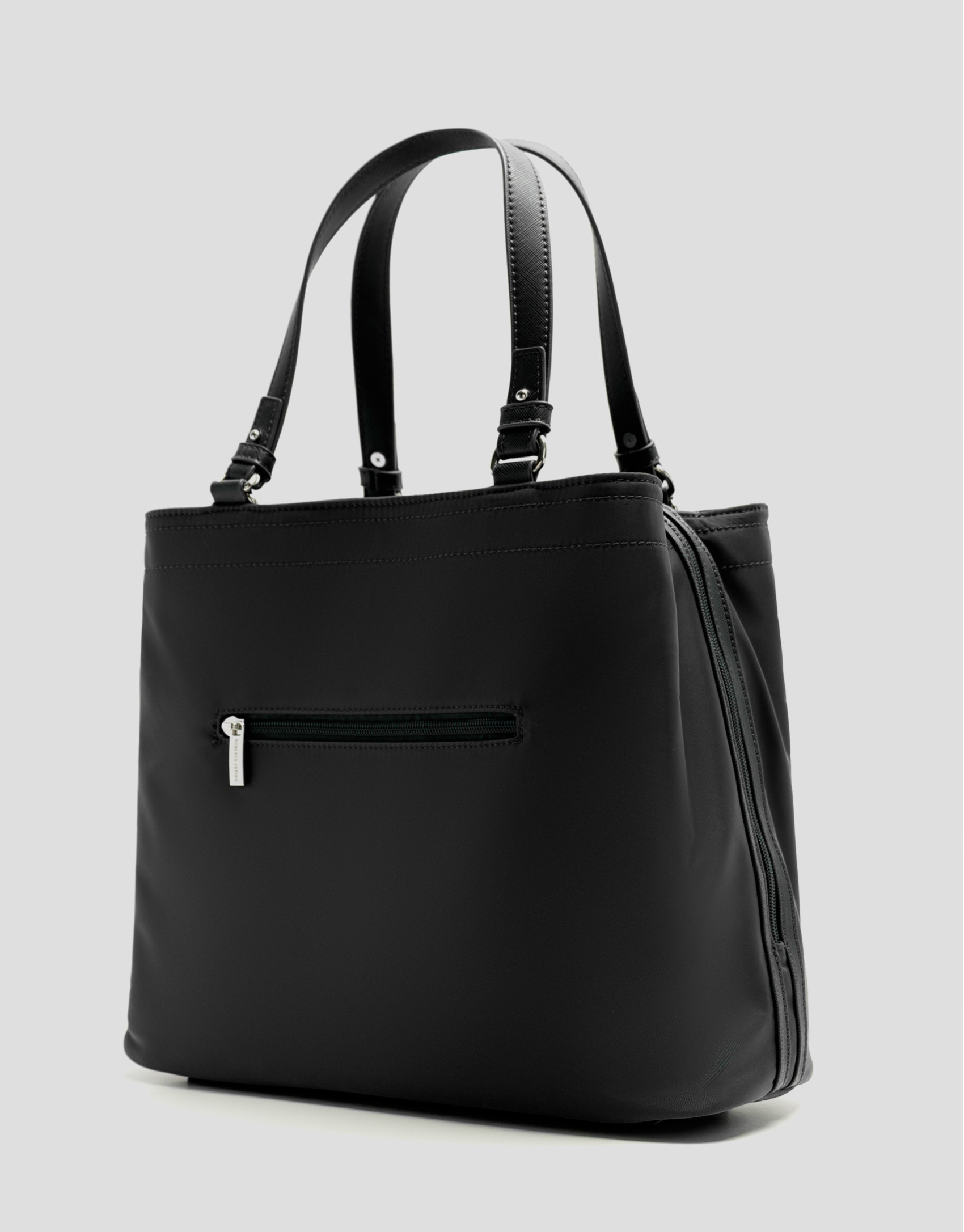 Bolso de mano Hobo Violeta M nailon negro | Roberto Verino