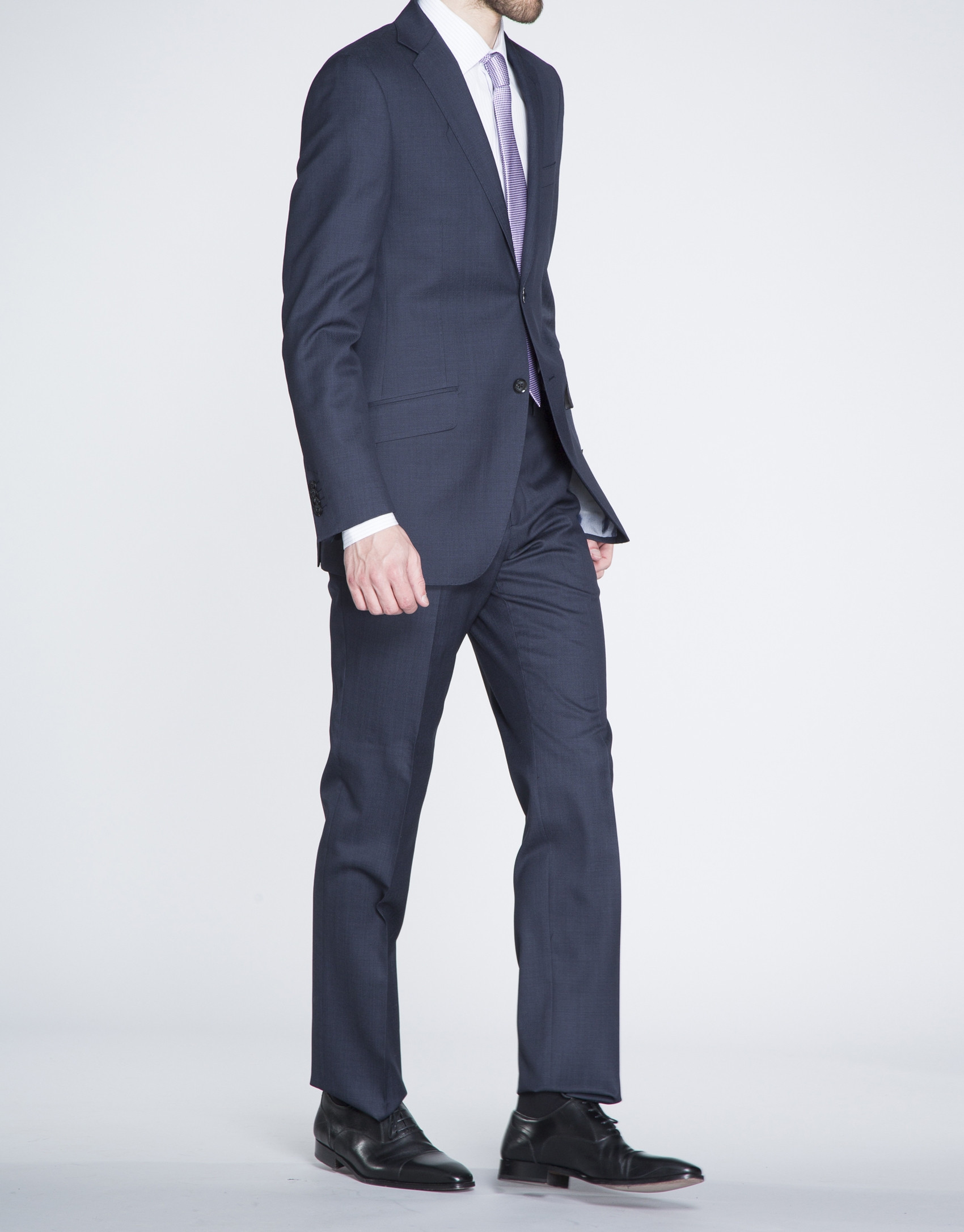 Traje azul liso
