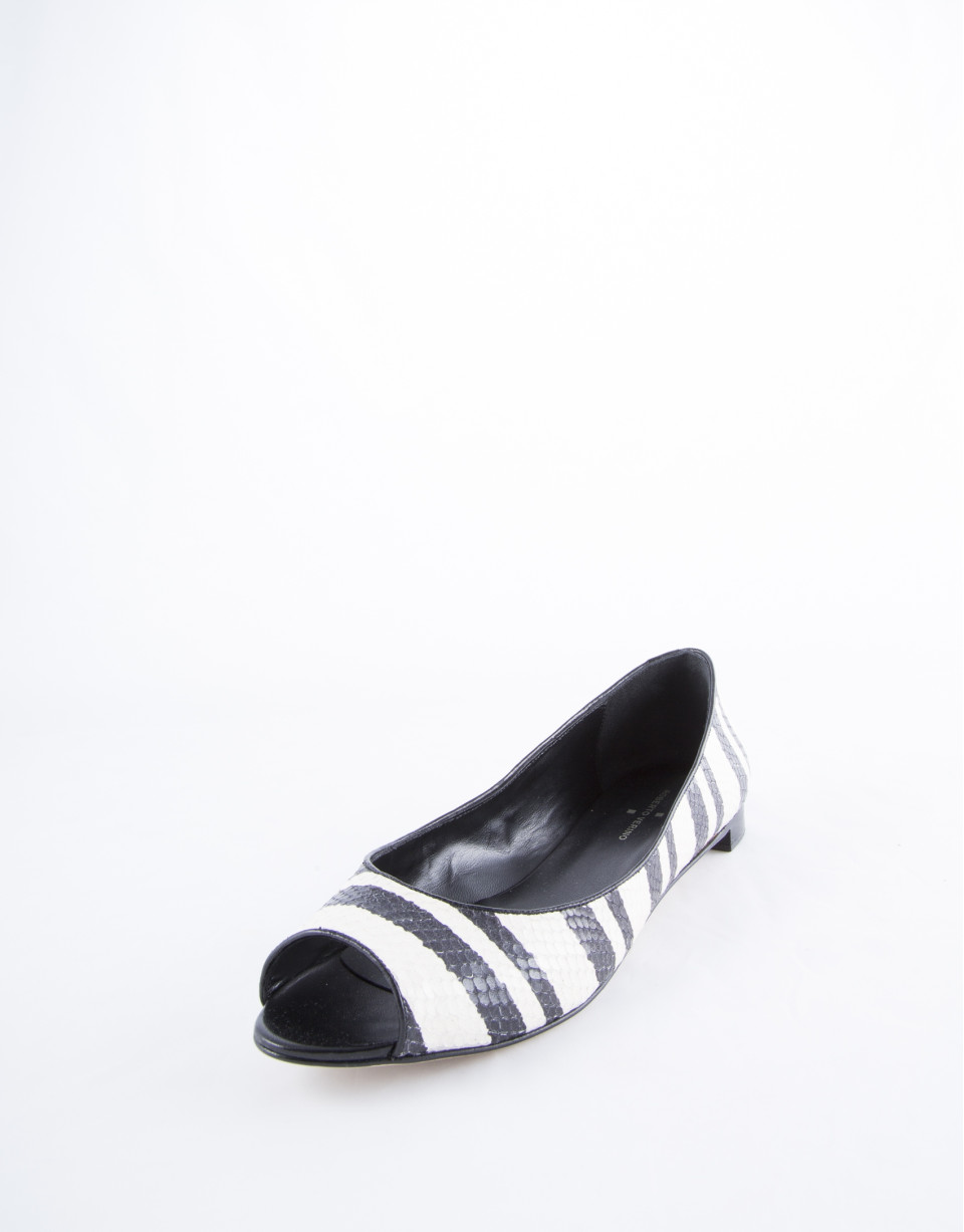 Black and white striped Paris Bahía ballerinas 