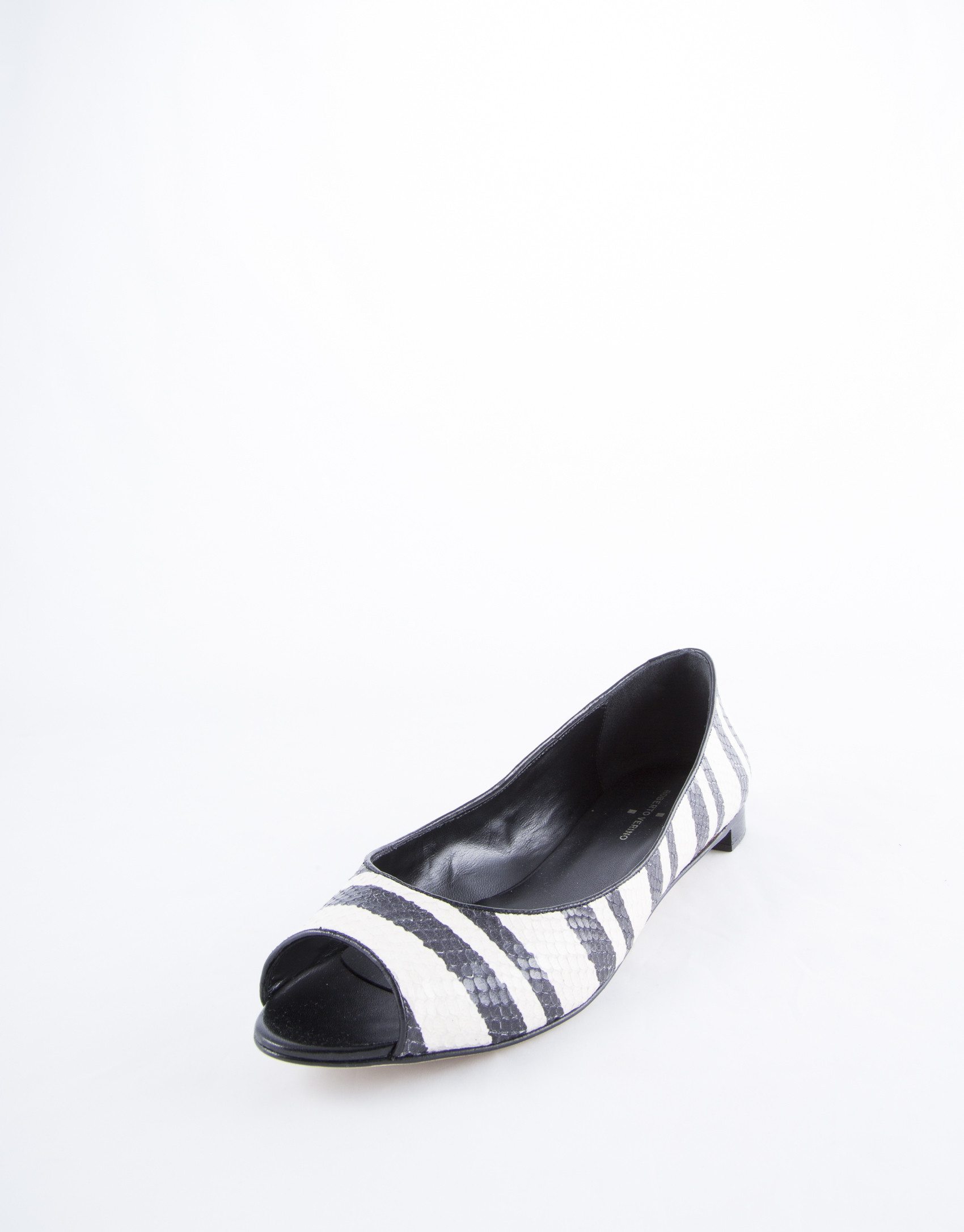 Black and white striped Paris Bahía ballerinas 