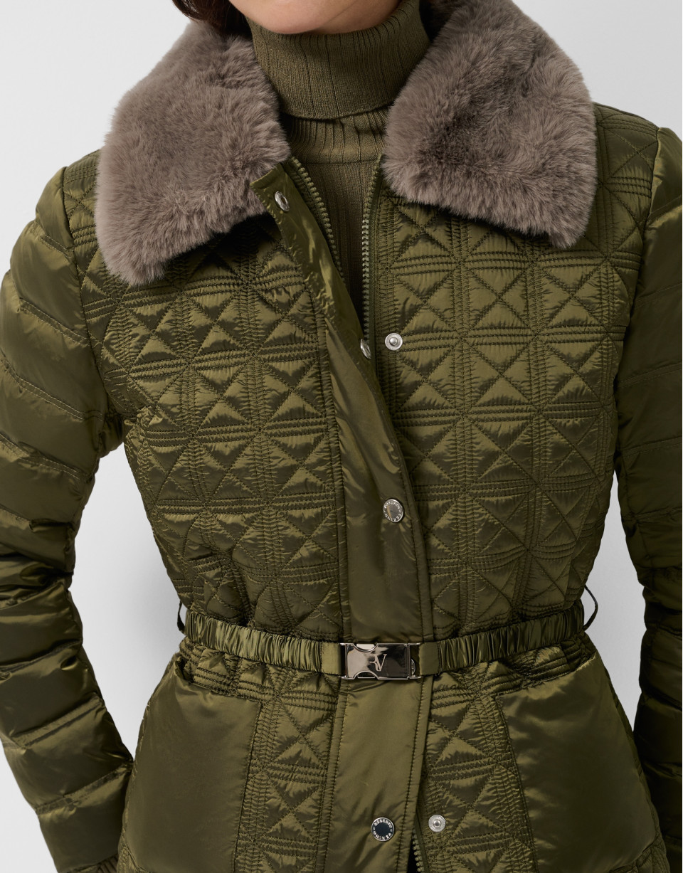 Short green quilted down jacket with fur collar | Roberto Verino