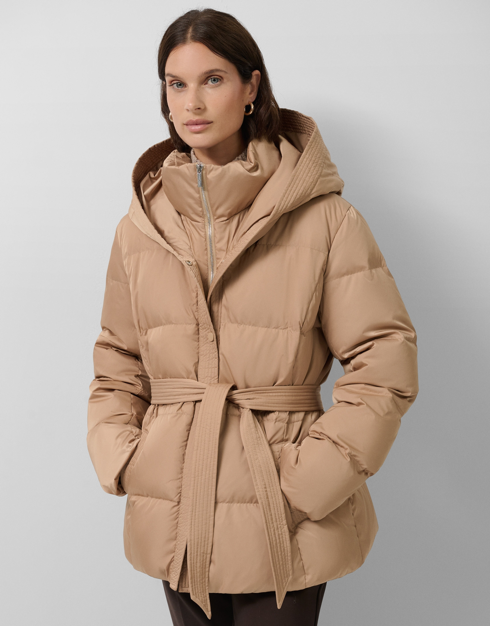 Camel short down jacket with hood - Woman | Roberto Verino