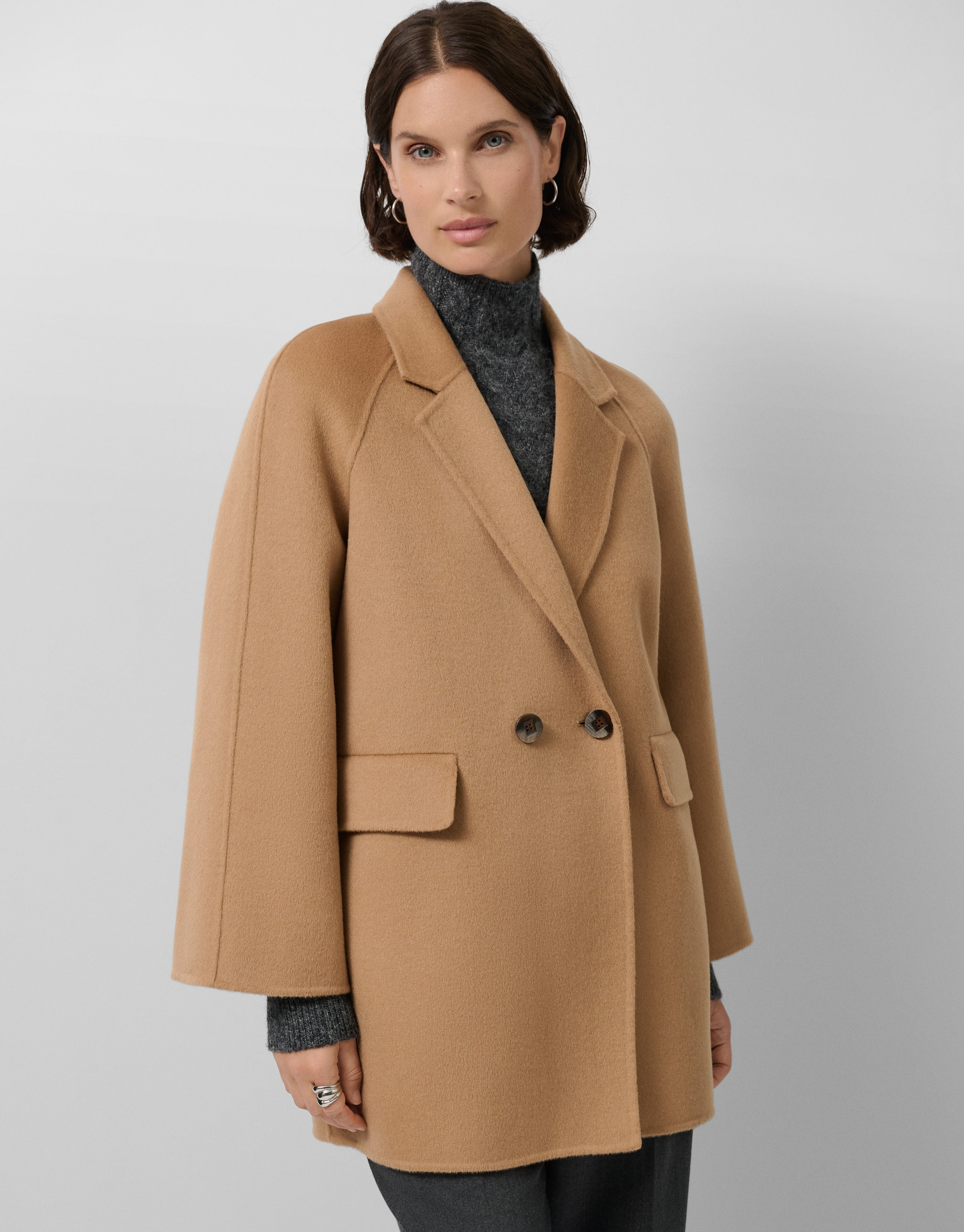 Camel double-faced three-quarter length short... | Roberto Verino