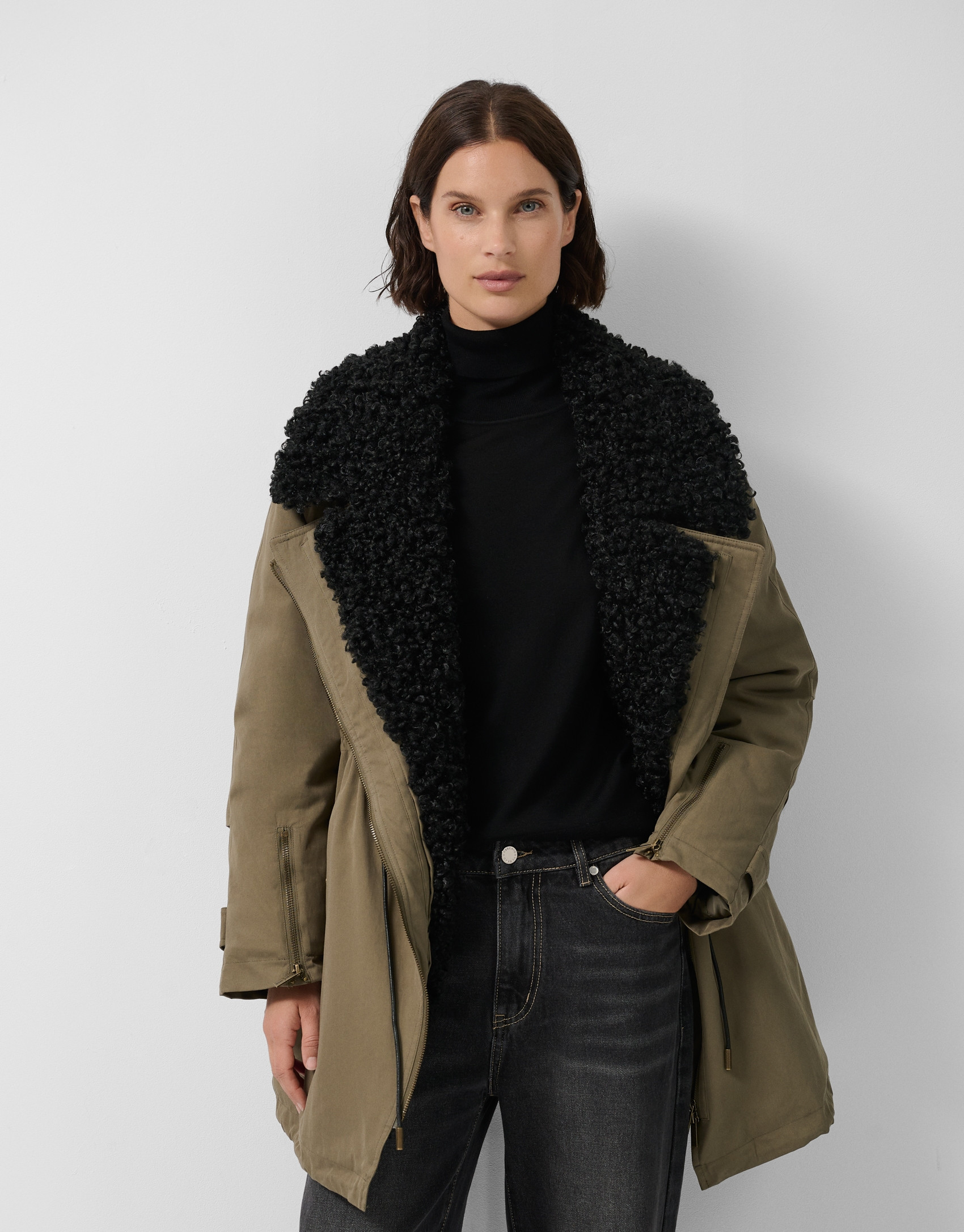 Long green hunting cotton jacket with quilted... | Roberto Verino