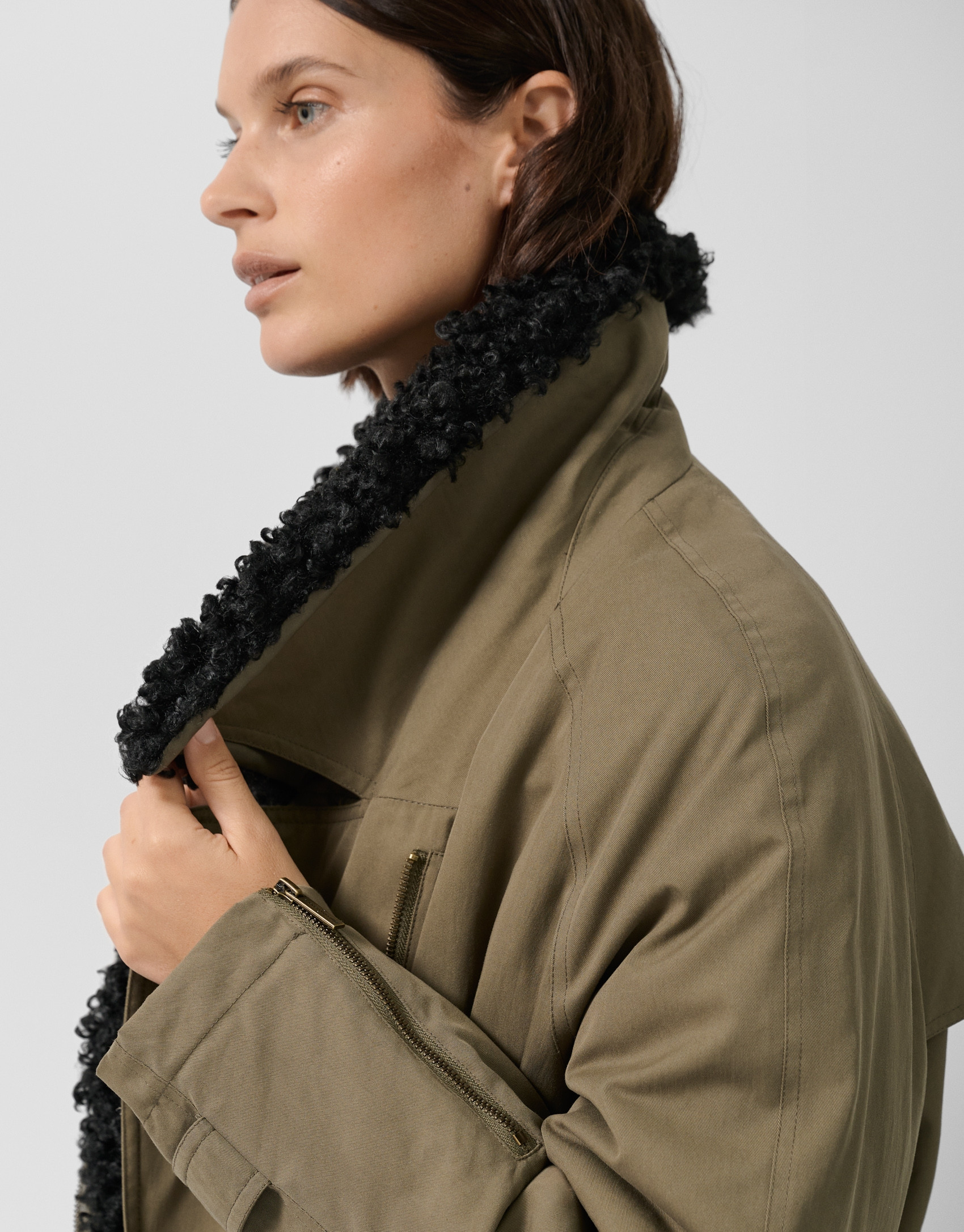 Long green hunting cotton jacket with quilted... | Roberto Verino