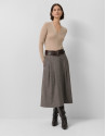 Beige fine gauge wool V-neck sweater - Woman | Roberto Verino