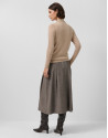 Beige fine gauge wool V-neck sweater - Woman | Roberto Verino