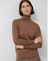 Camel wool turtleneck sweater in fine knit | Roberto Verino