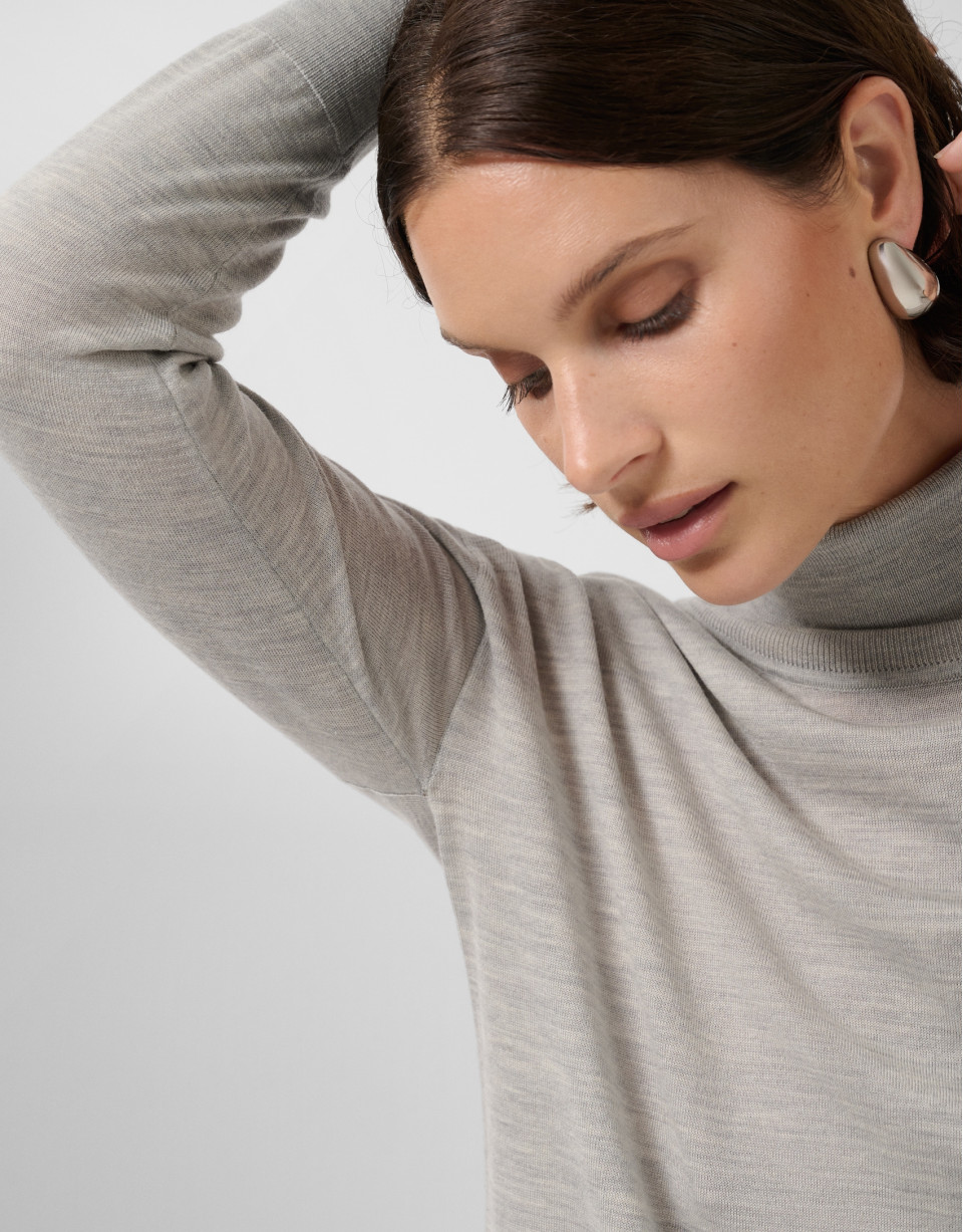 Turtleneck sweater in fine gray wool knit | Roberto Verino