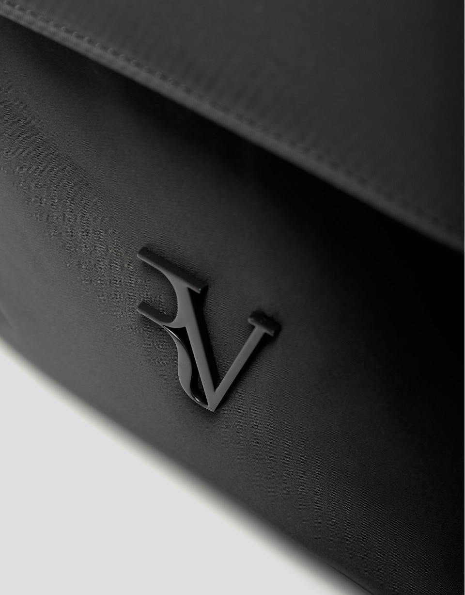 Mochila Violeta nailon negro - Mujer - PV2026 | Roberto Verino