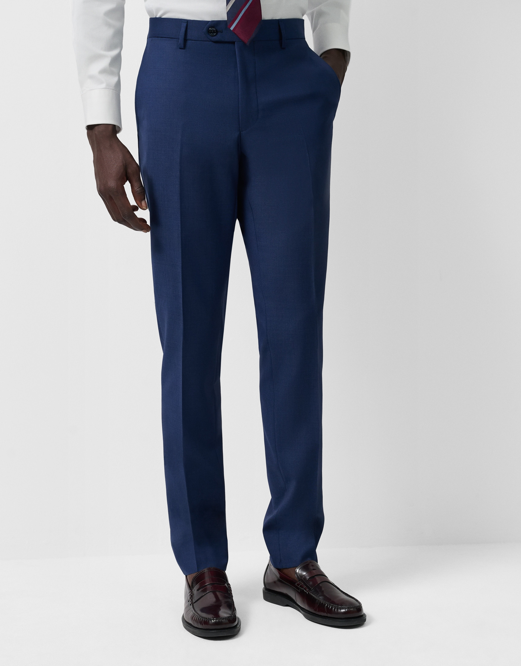 Slim-fit half-canvas suit with navy blue ... | Roberto Verino