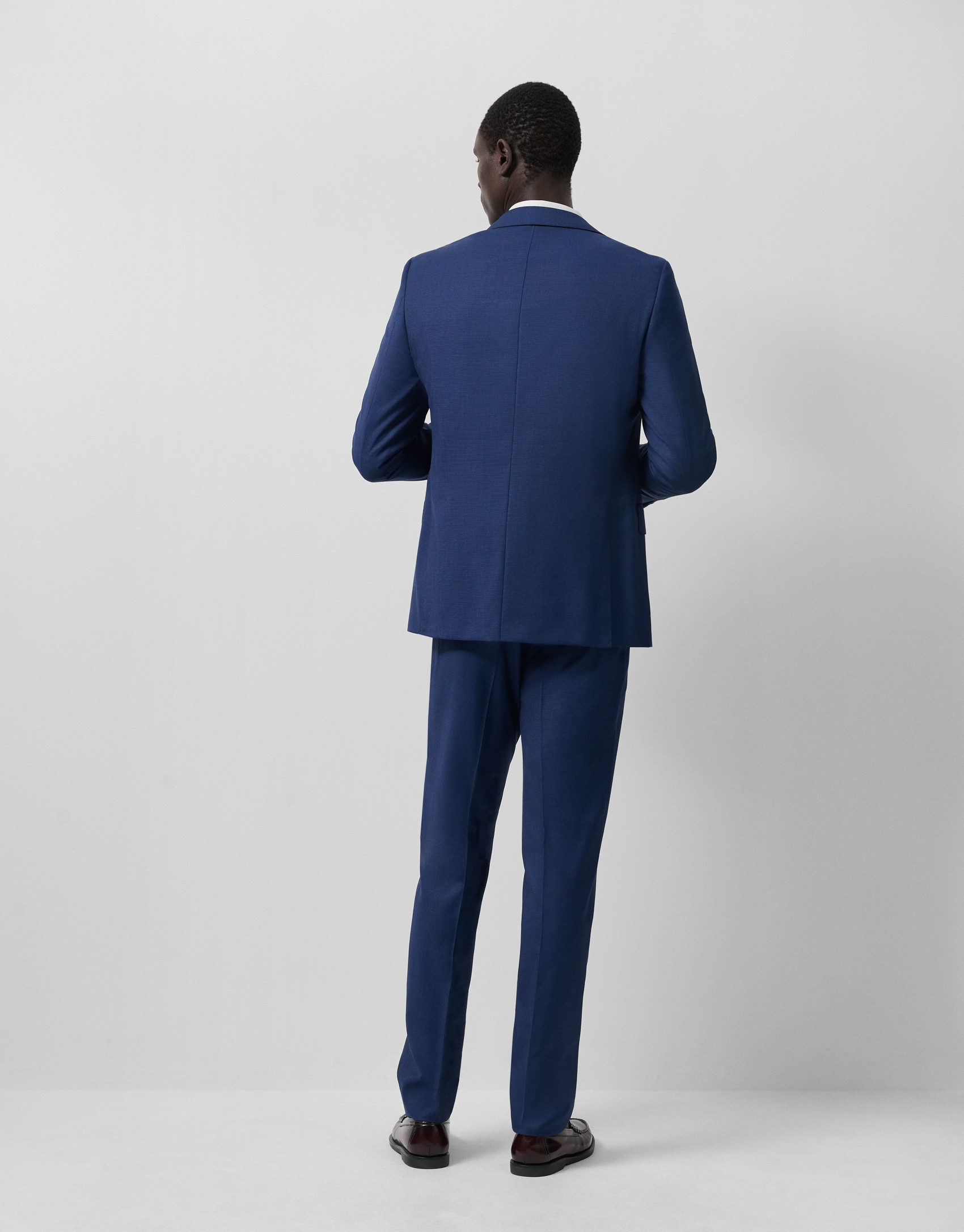 Slim-fit half-canvas suit with navy blue ... | Roberto Verino