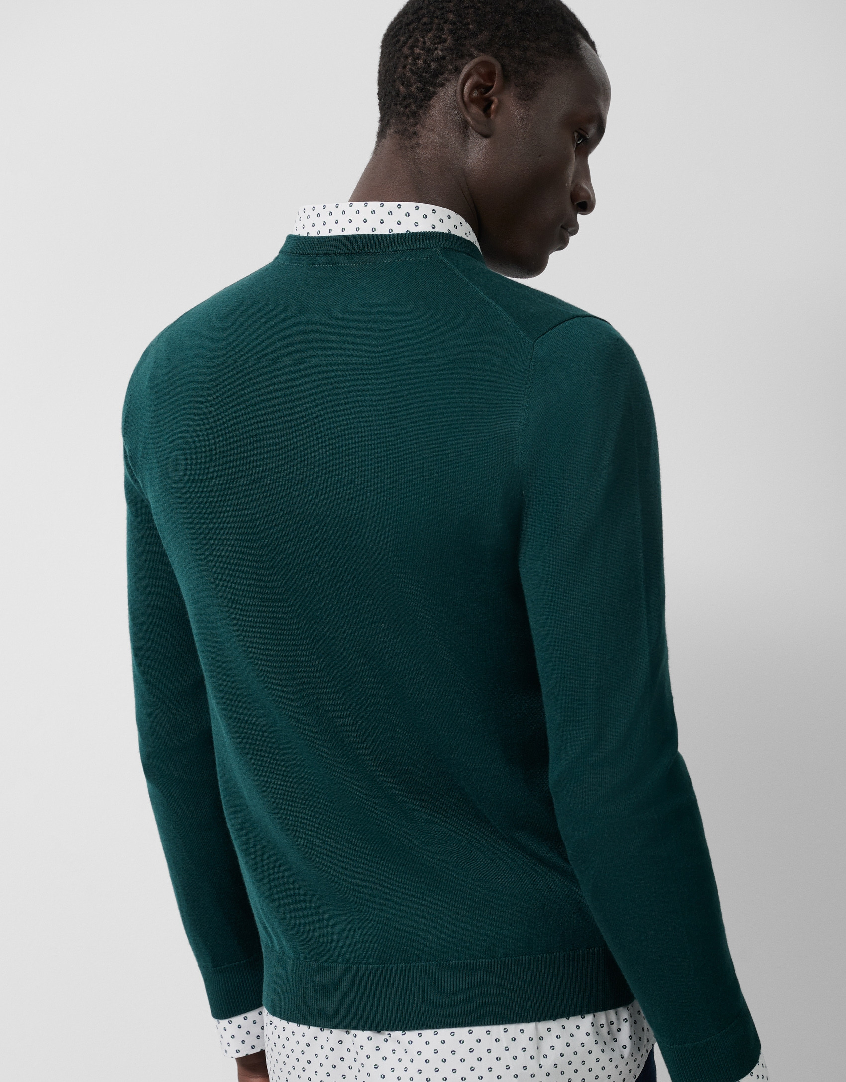 Jersey cuello pico color verde oscuro - Hombre | Roberto Verino