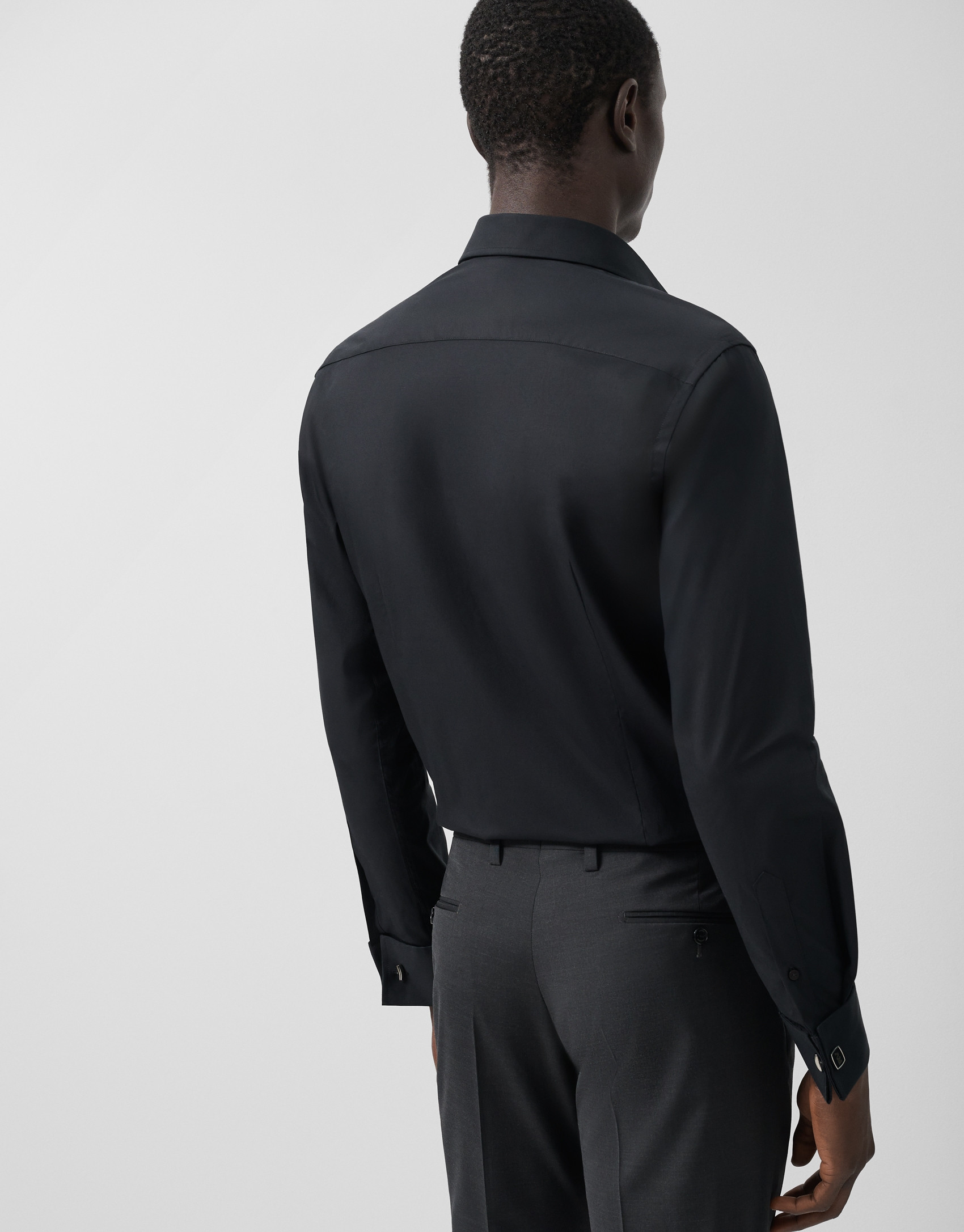 Slim fit black dress shirt with twin cuffs | Roberto Verino