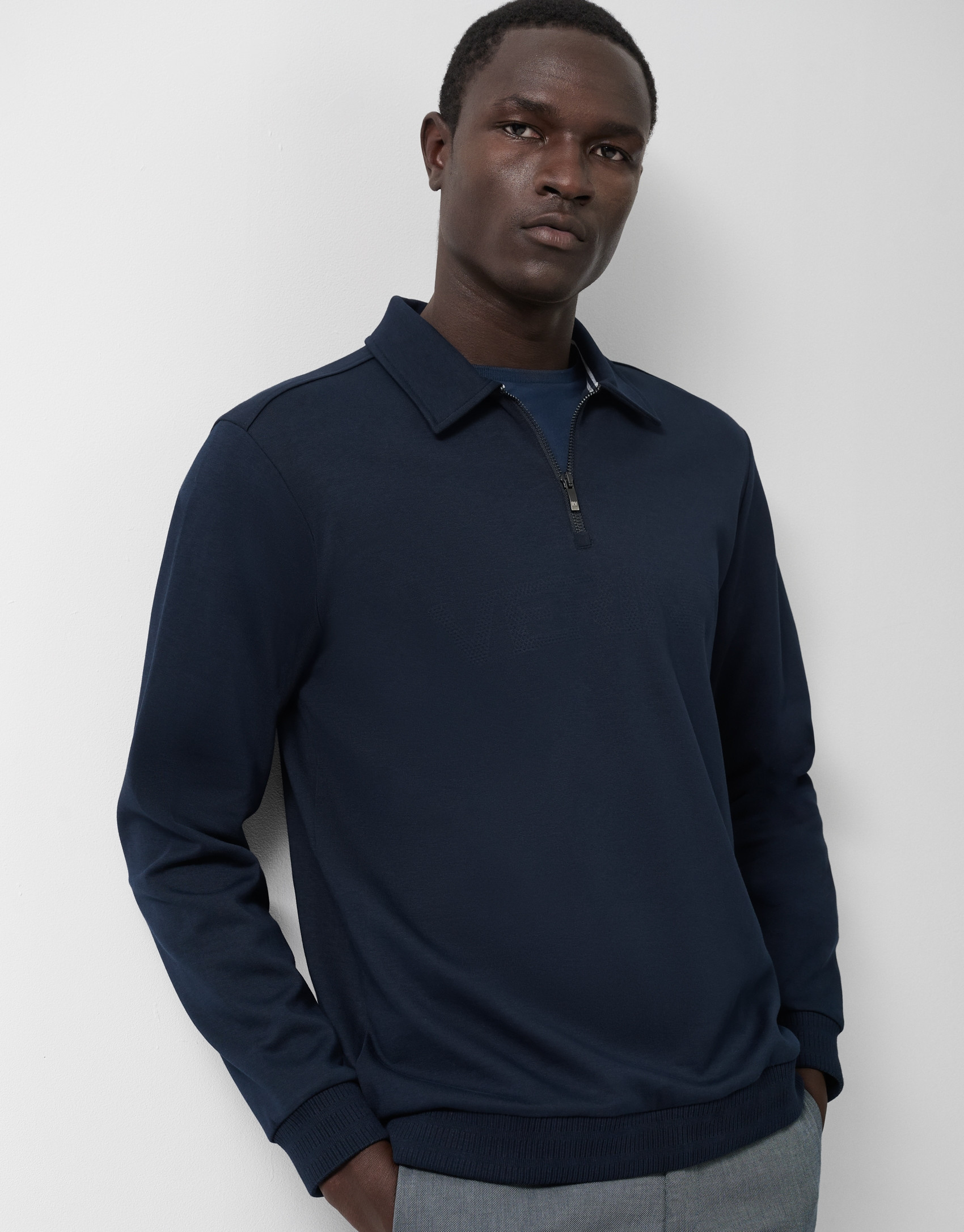 Navy sweatshirt with chest logo - Man - AW2025 | Roberto Verino