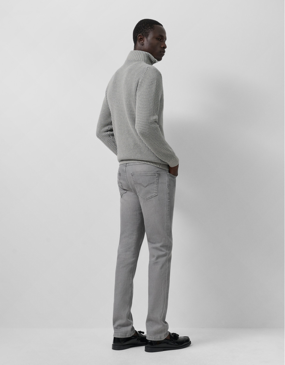 Grey wrap-neck sweater - Man - AW2025 | Roberto Verino