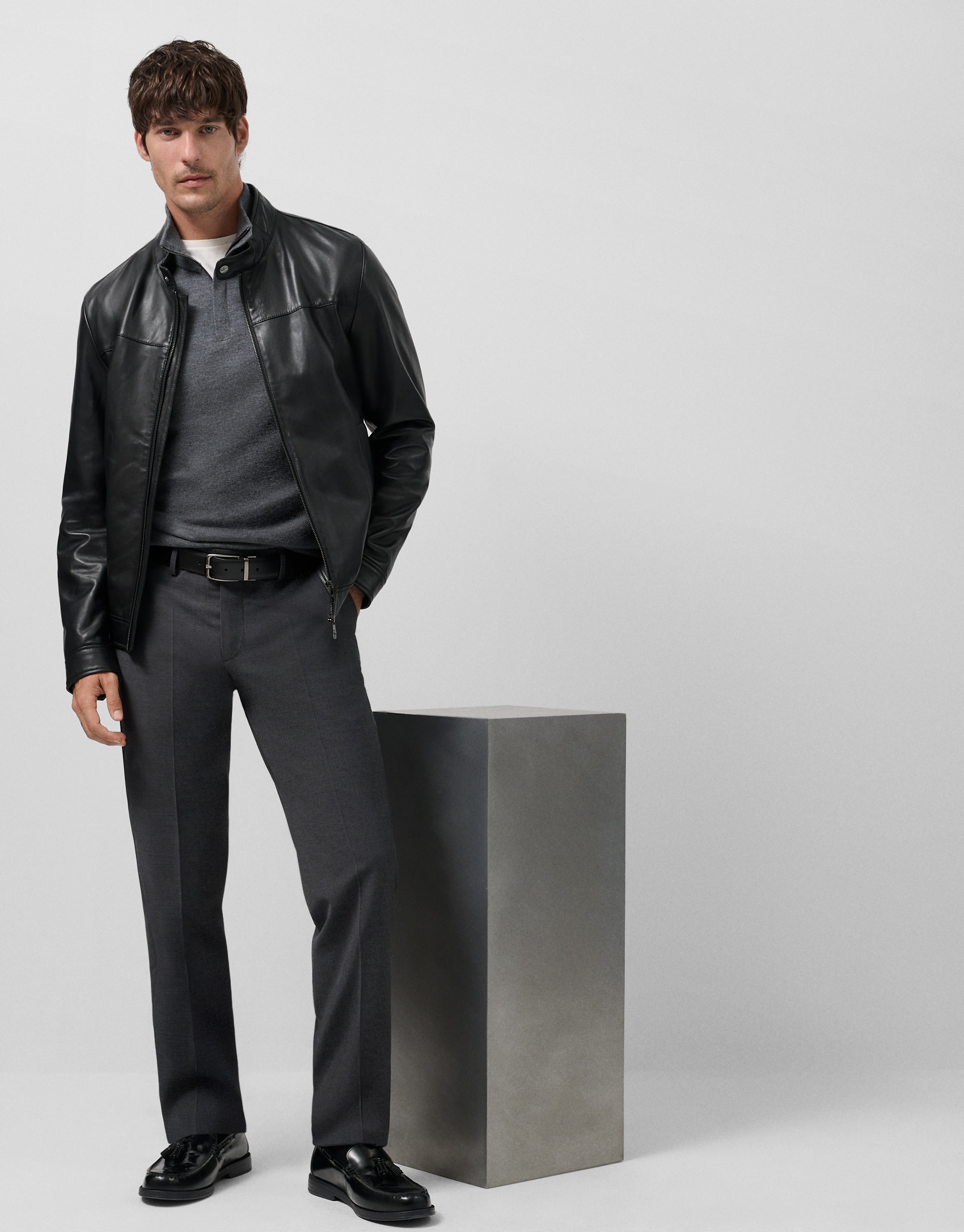 Dark gray dress pants - Man - AW2025 | Roberto Verino