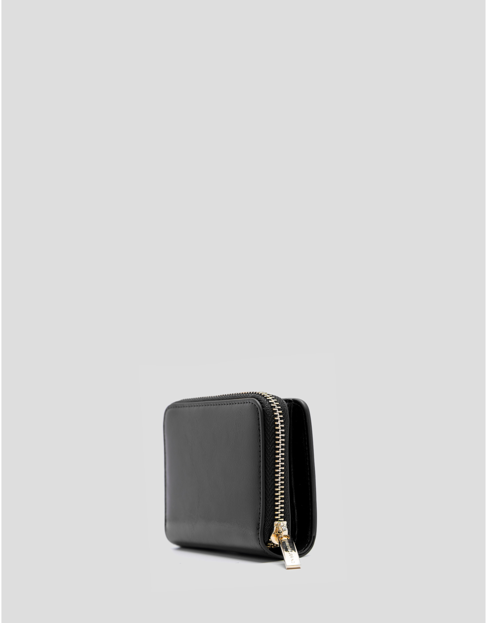 Margot black crackled leather zip wallet | Roberto Verino